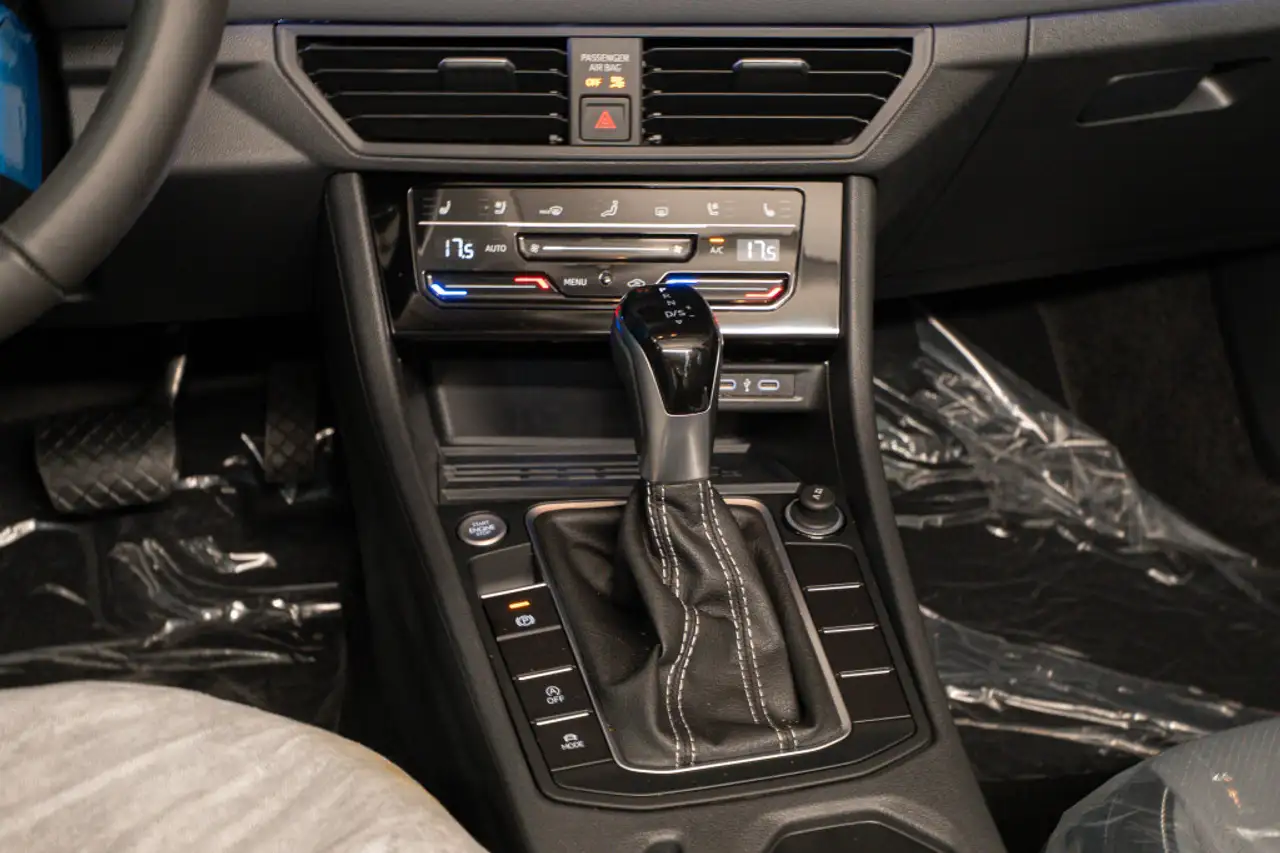 Volkswagen Jetta снимка Volkswagen Jetta