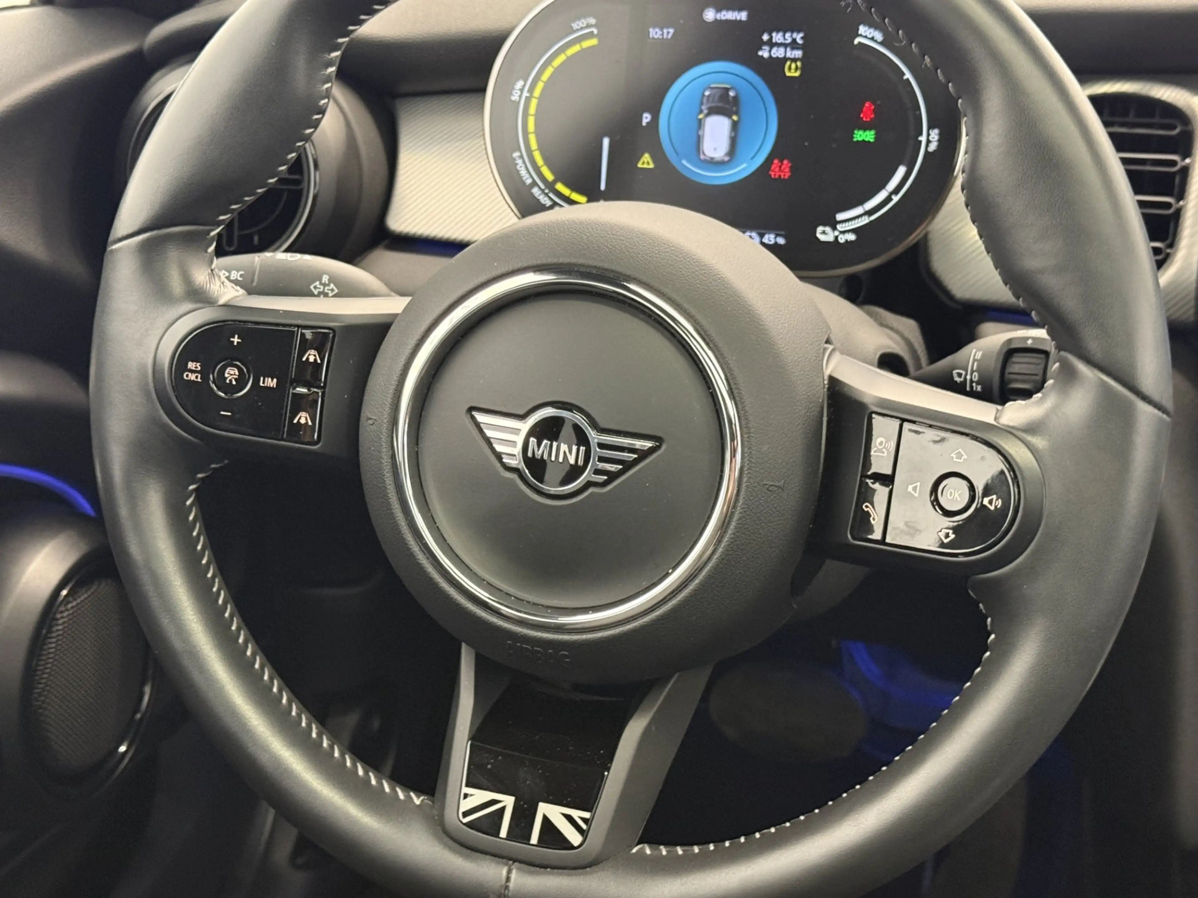 MINI Cooper SE — photo 10