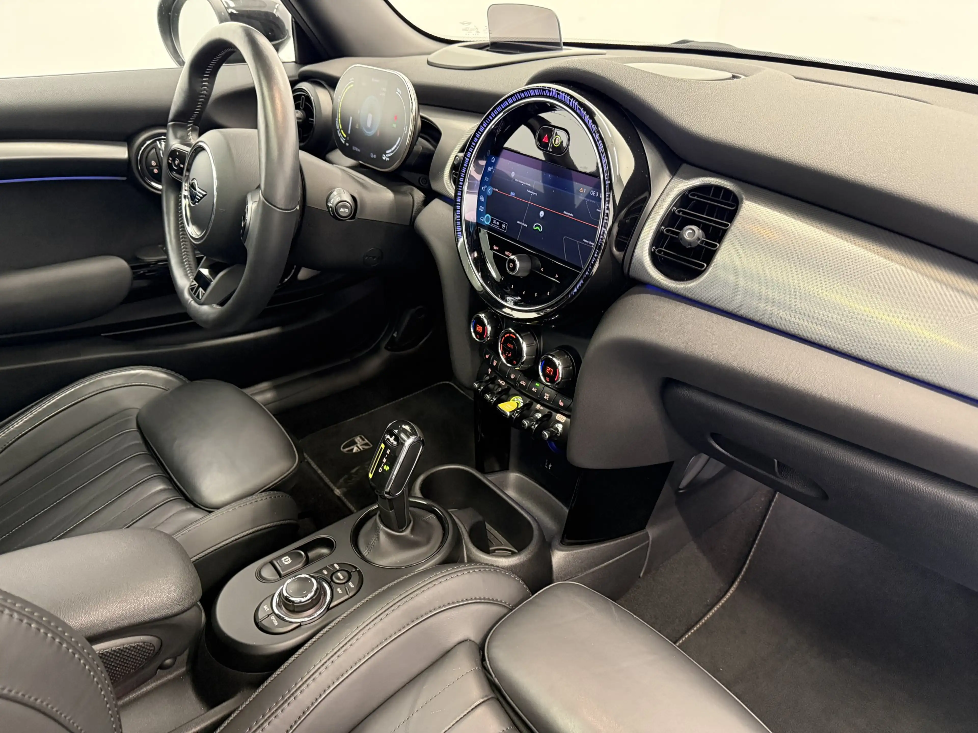 MINI Cooper SE — photo 5