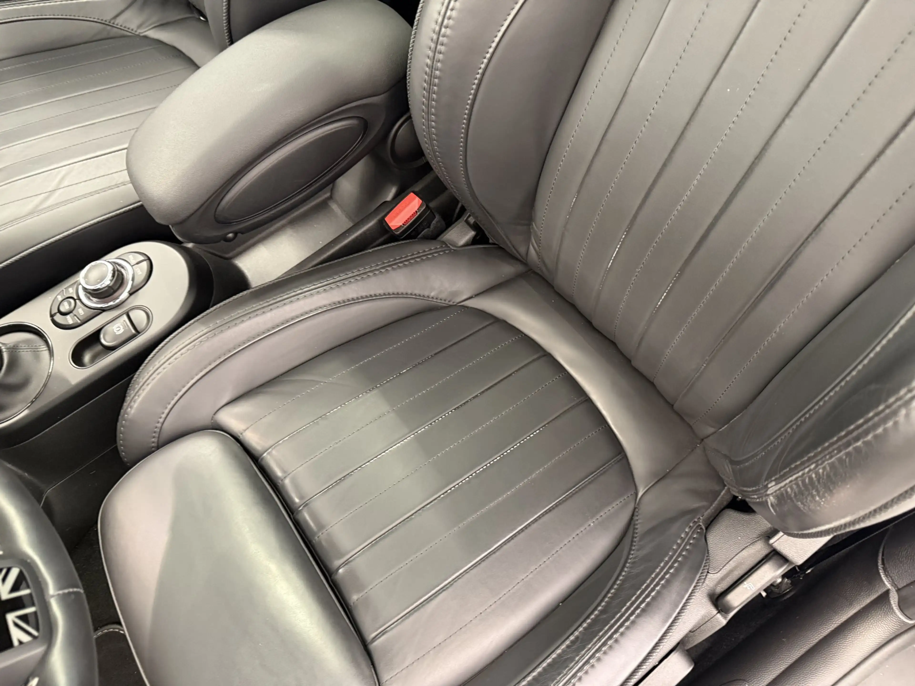 MINI Cooper SE — photo 12