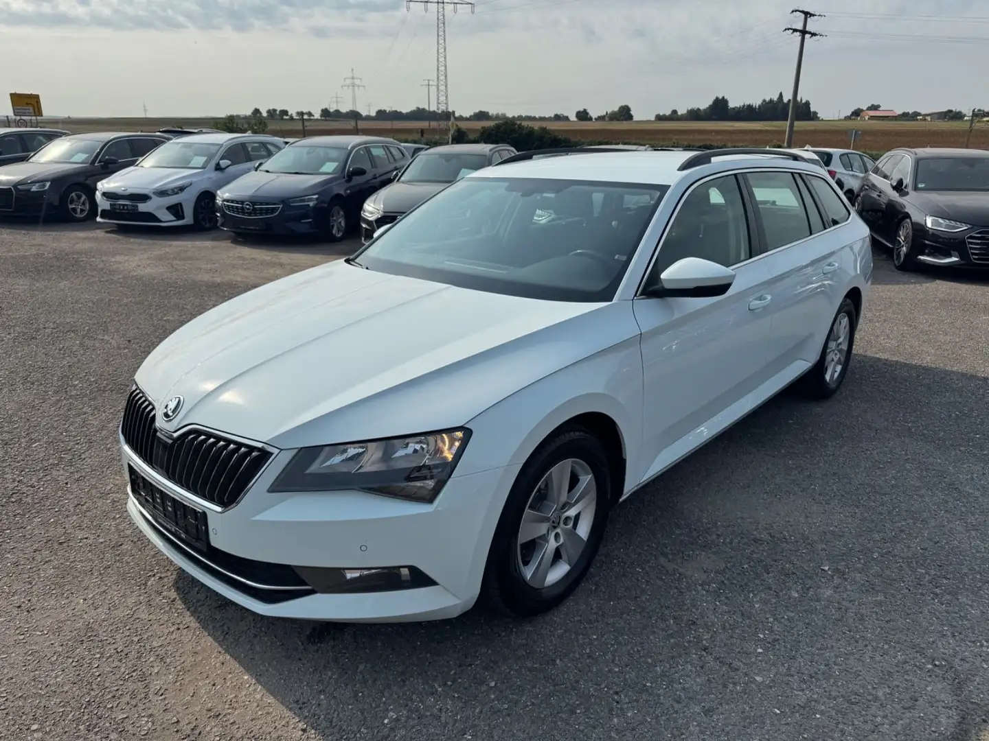 Skoda Superb Combi Ambition Navi 1.Hand SHG PDC ACC Weiß - 1