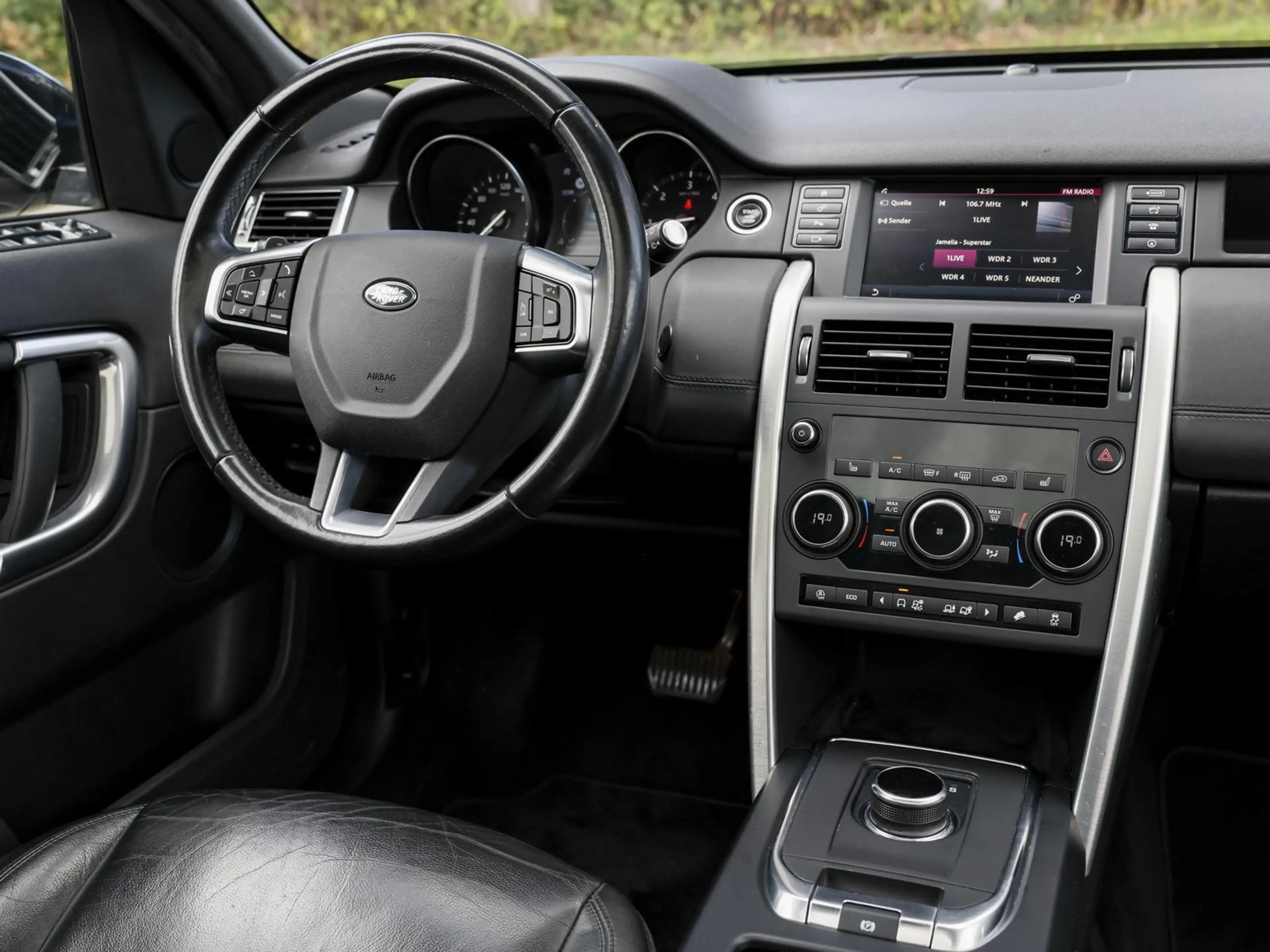 Land Rover Discovery Sport 2.0 TD4 SE XENON NAVI SHZ RFK BT — photo 11