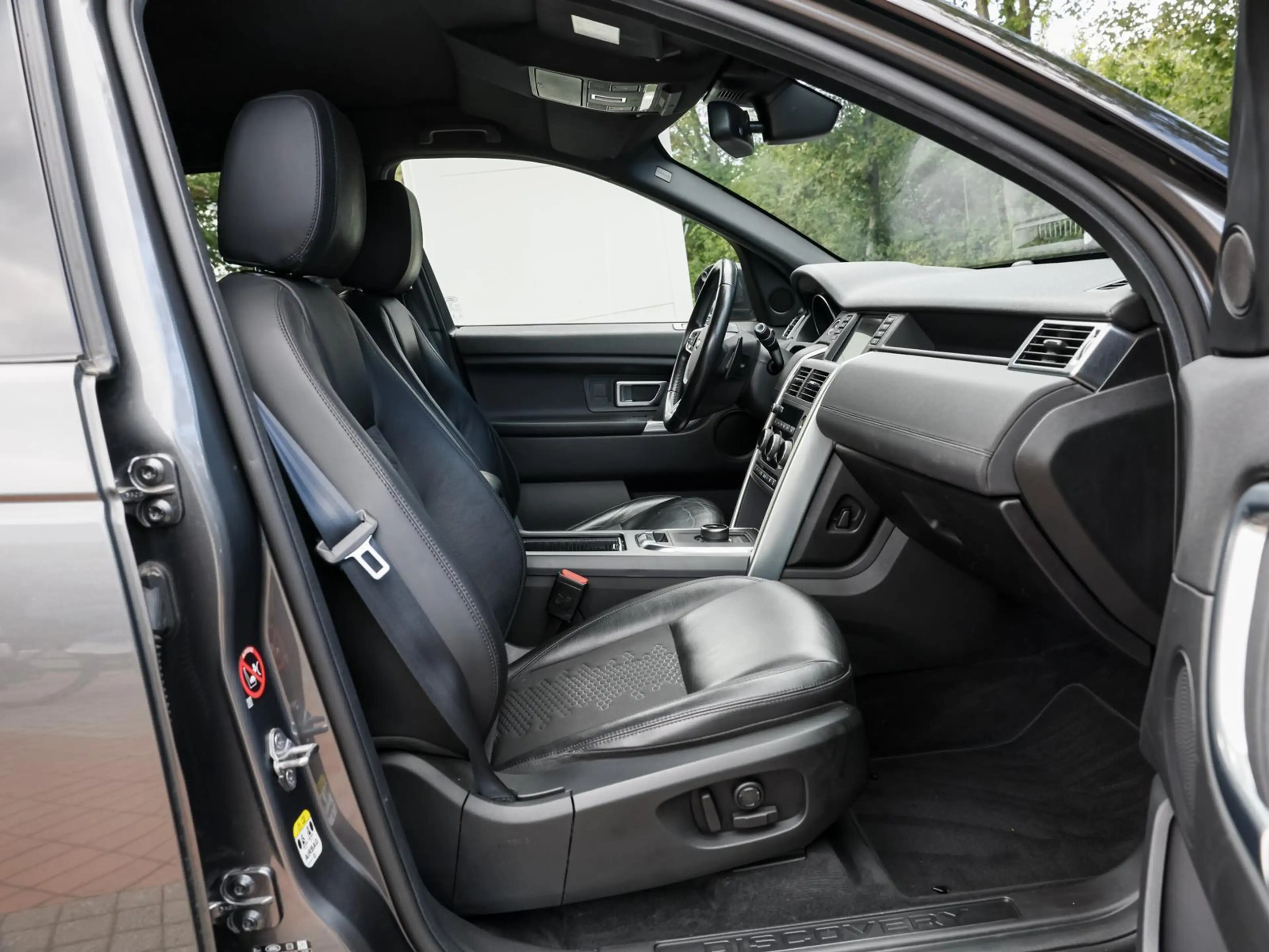 Land Rover Discovery Sport 2.0 TD4 SE XENON NAVI SHZ RFK BT — photo 8