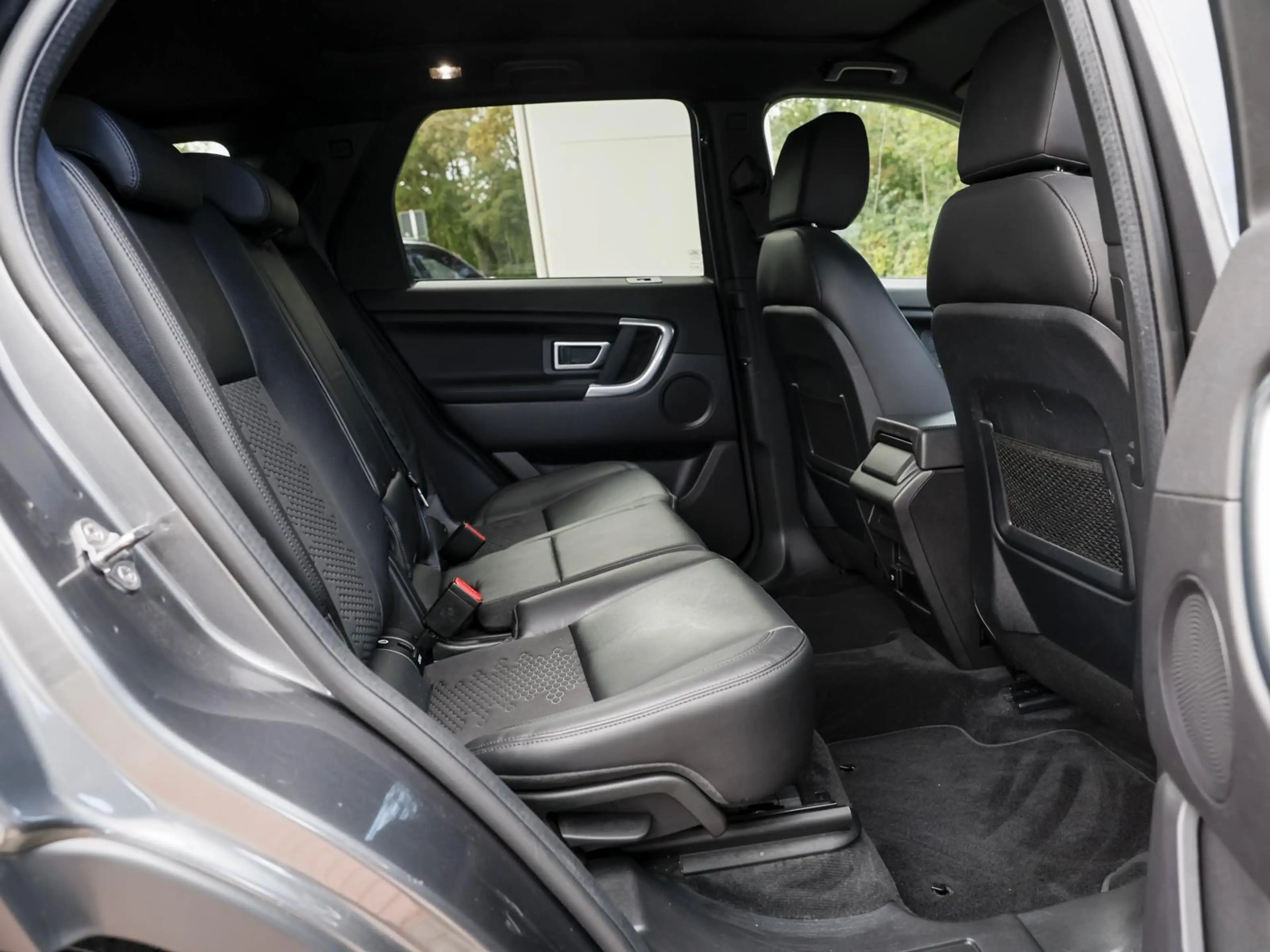 Land Rover Discovery Sport 2.0 TD4 SE XENON NAVI SHZ RFK BT — photo 9