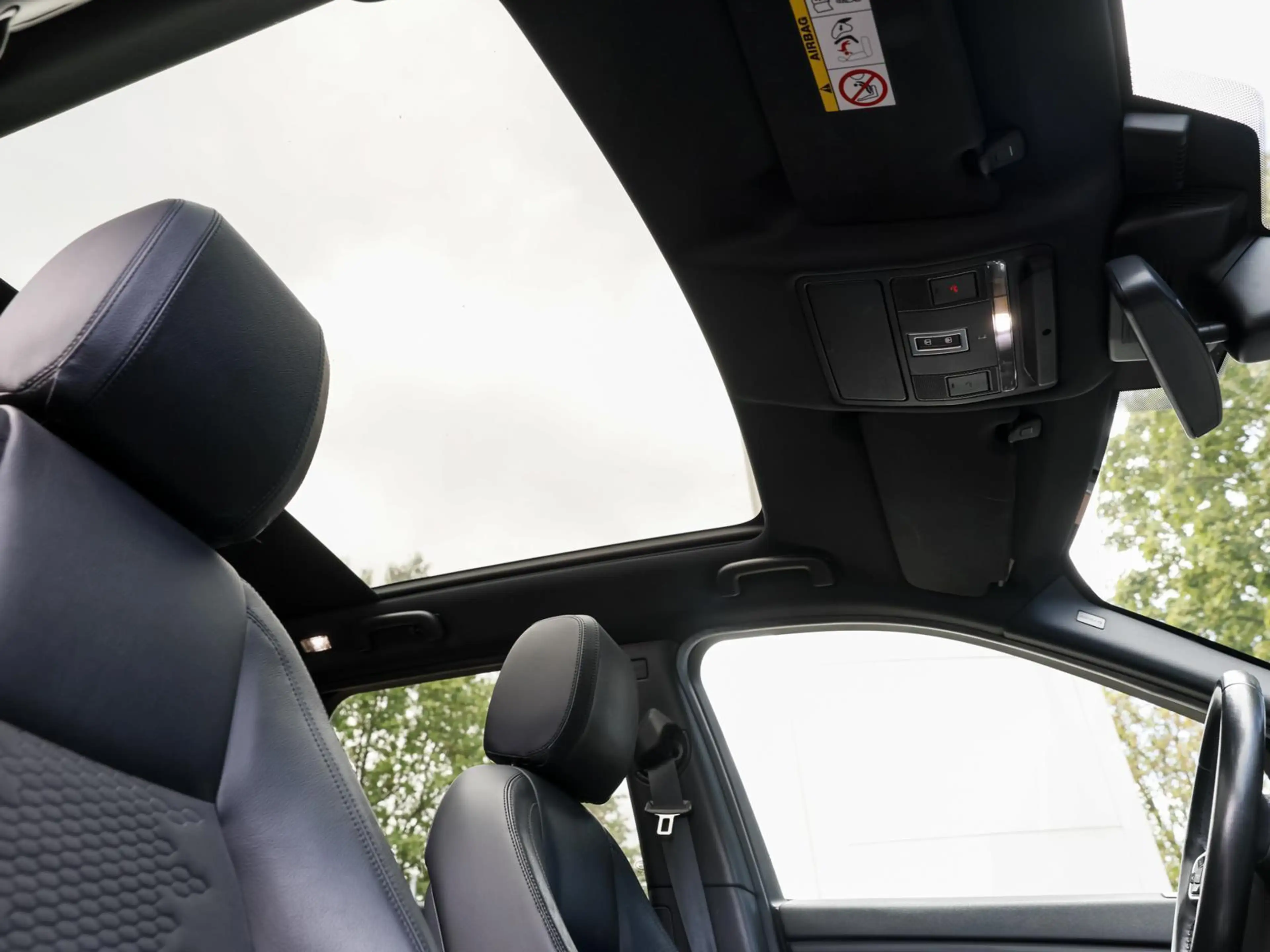 Land Rover Discovery Sport 2.0 TD4 SE XENON NAVI SHZ RFK BT — photo 10