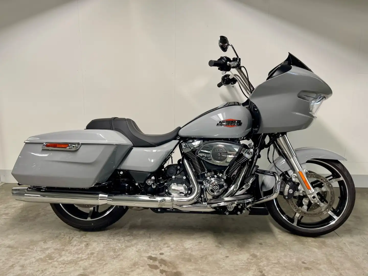 Harley-Davidson Road Glide TOURING FLTRX Szary - 1