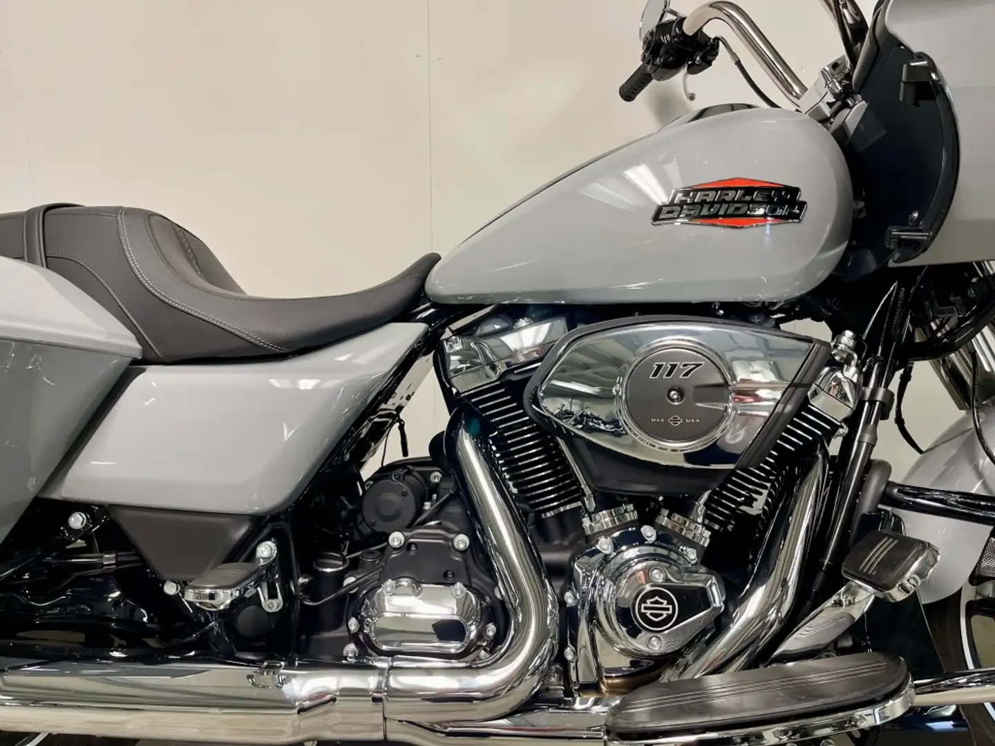 Harley-Davidson Road Glide TOURING FLTRX Szary - 2