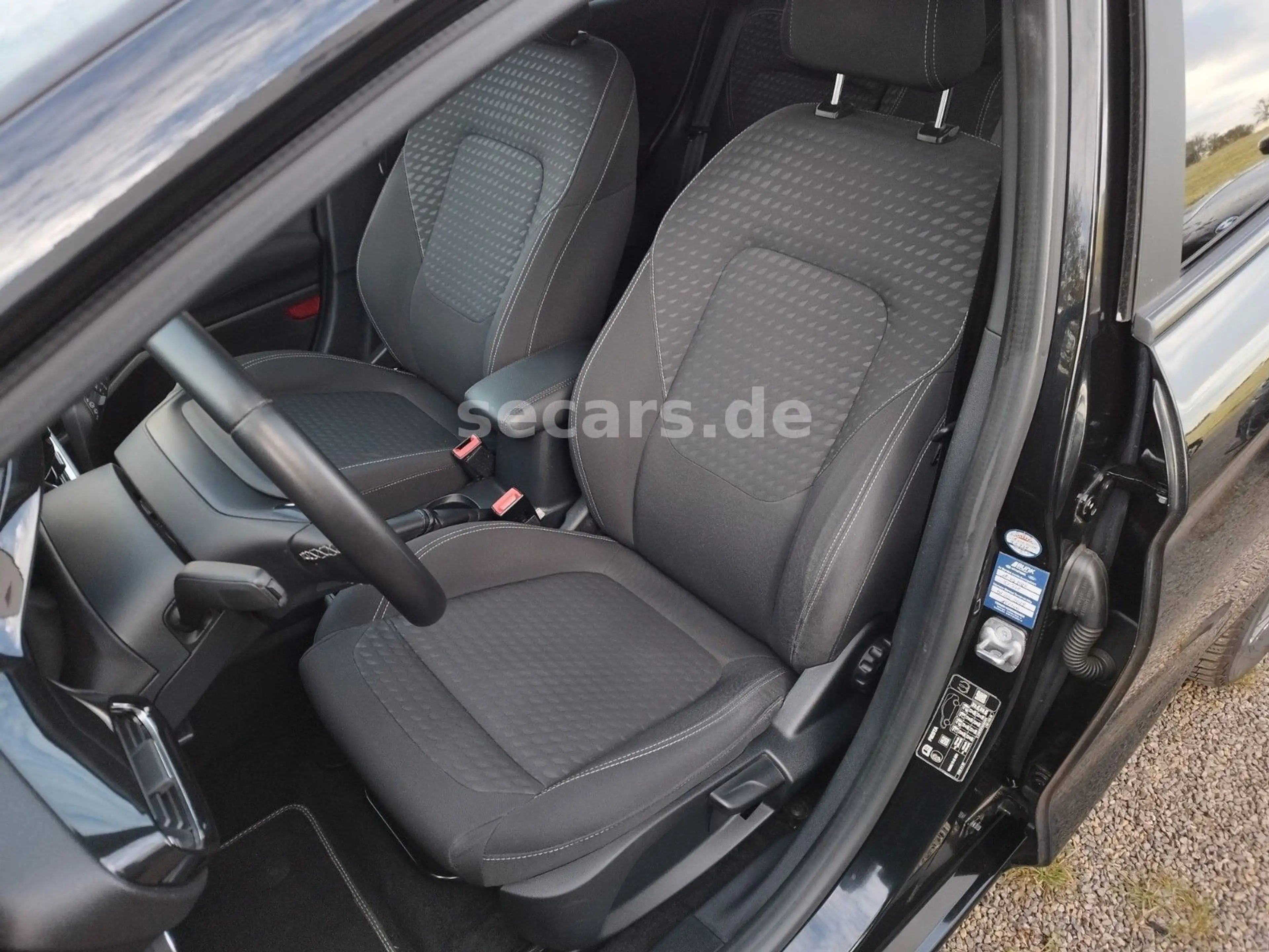 Ford Fiesta 1,0 Aut Navi B&O-Sound AHK SHZ BehWSS PDC — photo 8