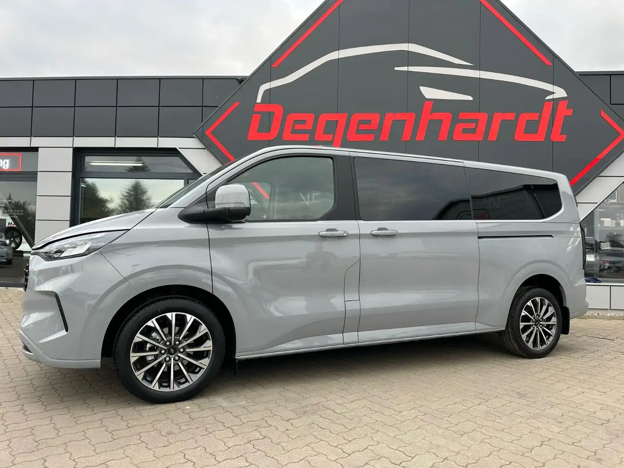 Ford Tourneo Custom 2026