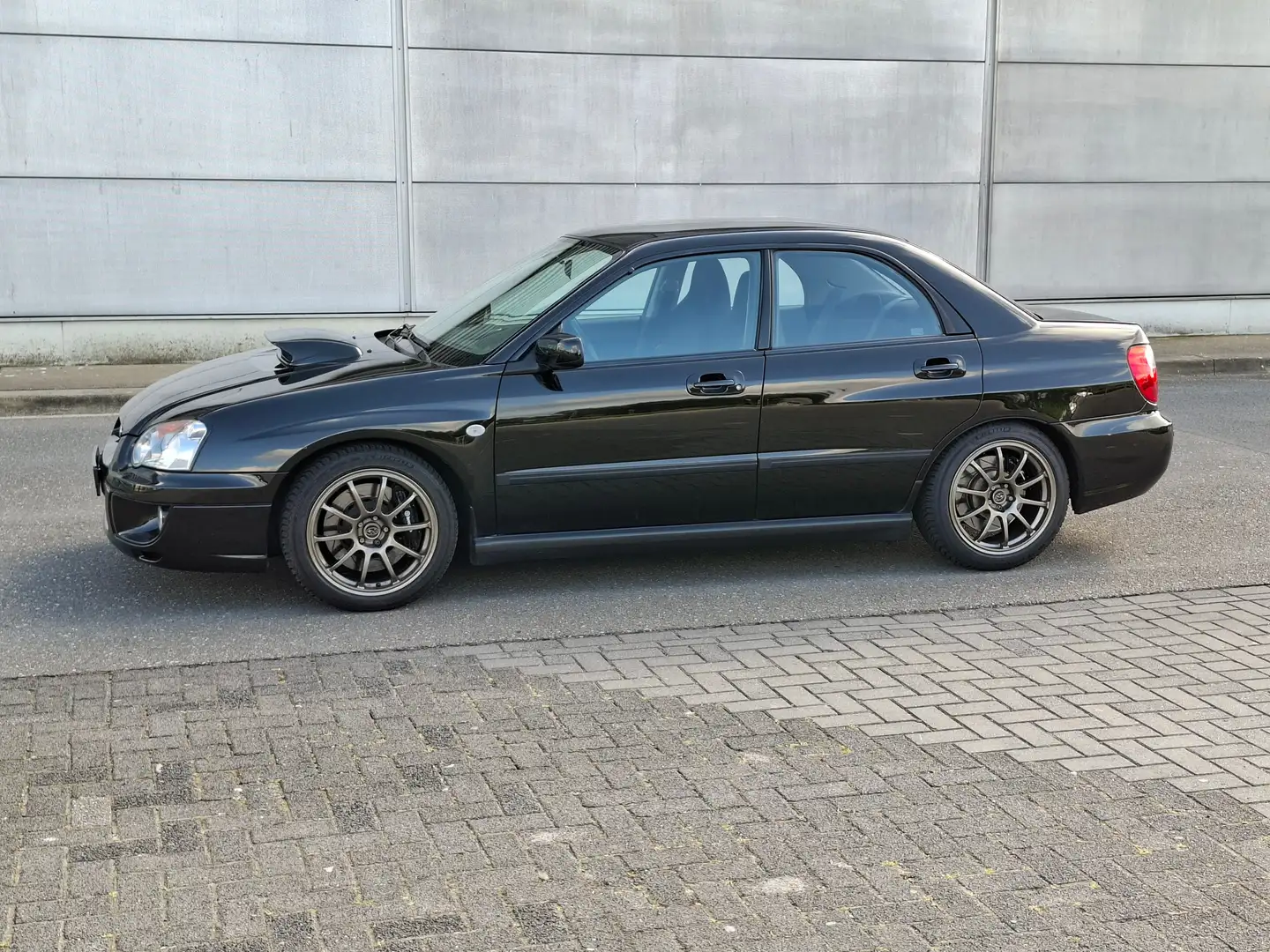 Subaru Impreza Impreza 2.0 WRX AWD Zwart - 2