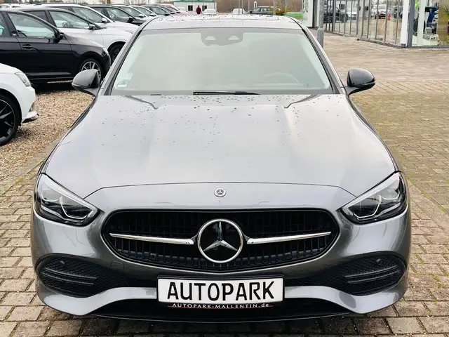 Mercedes-Benz 300 view 2