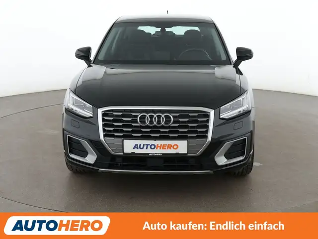 Audi Q2 view 9