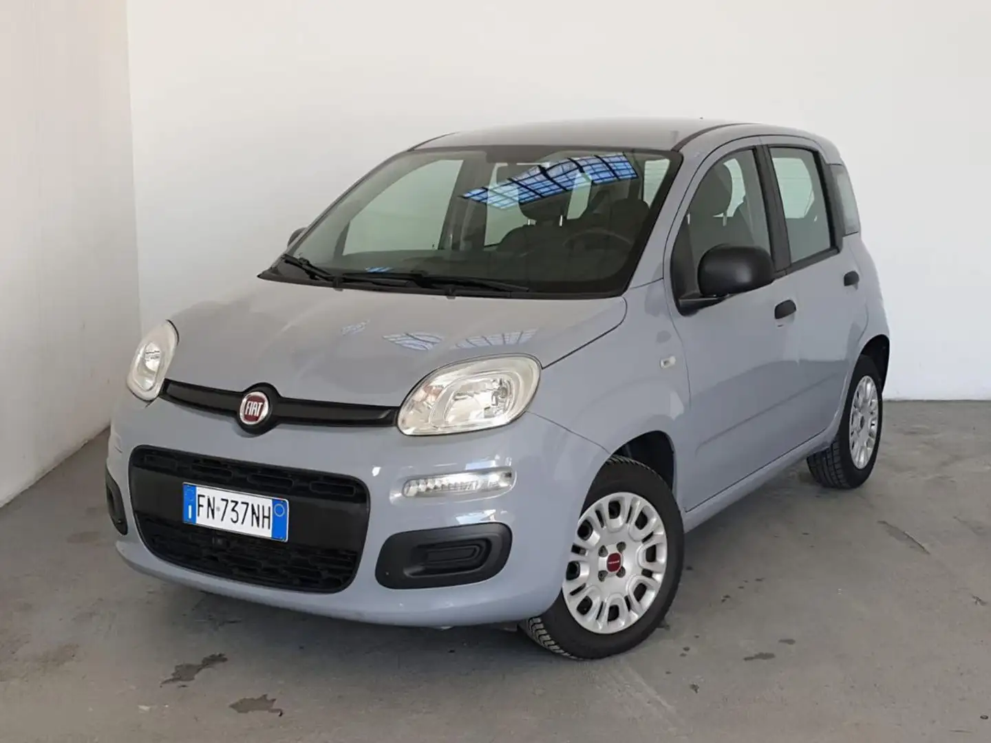 Fiat Panda 1.2 benzina eu6 5 posti PER NEOPATENTATI Grijs - 1