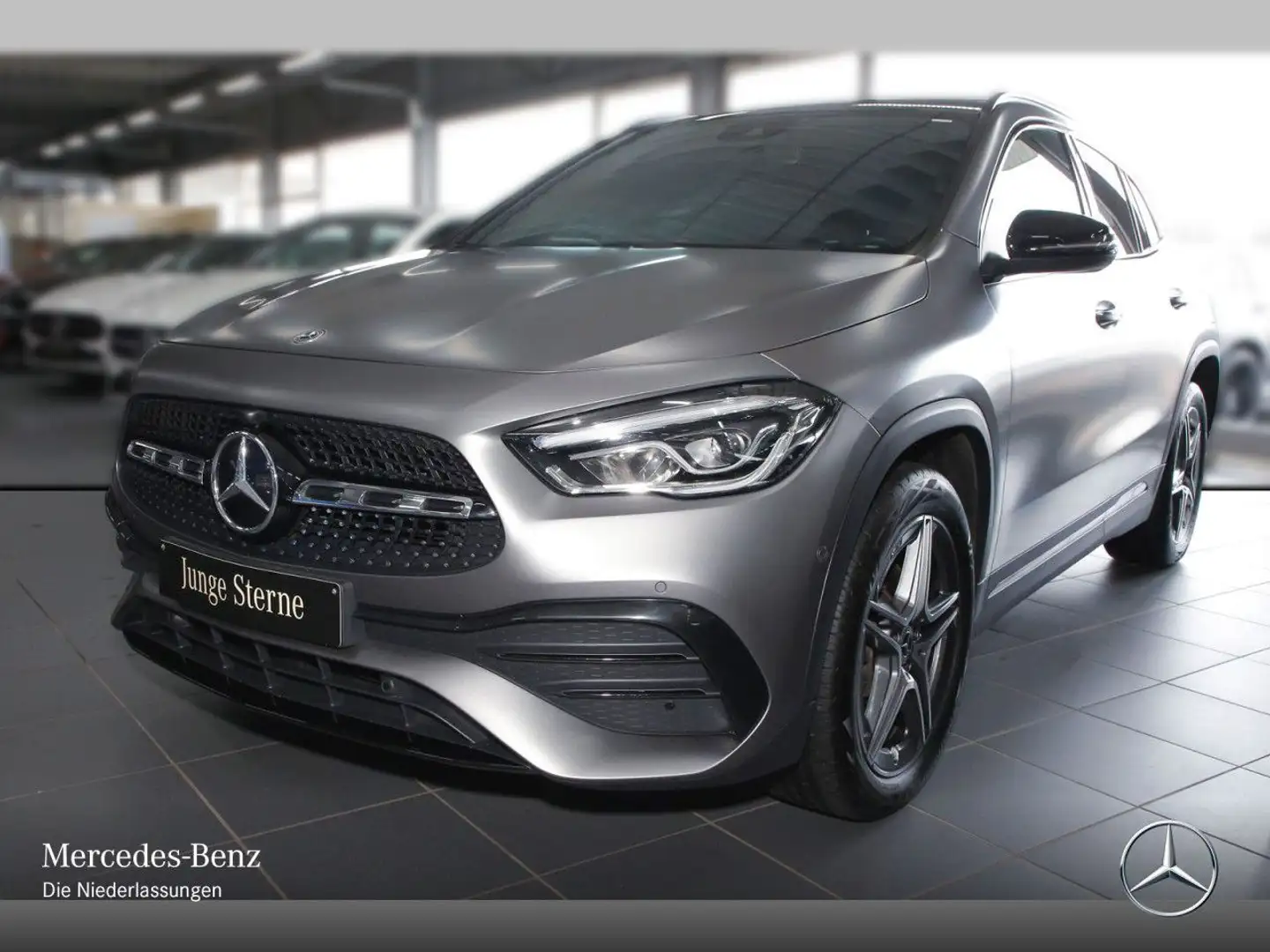 Mercedes-Benz GLA 250 e AMG+NIGHT+PANO+AHK+LED+TOTW+KEYLESS+8G Gris - 2