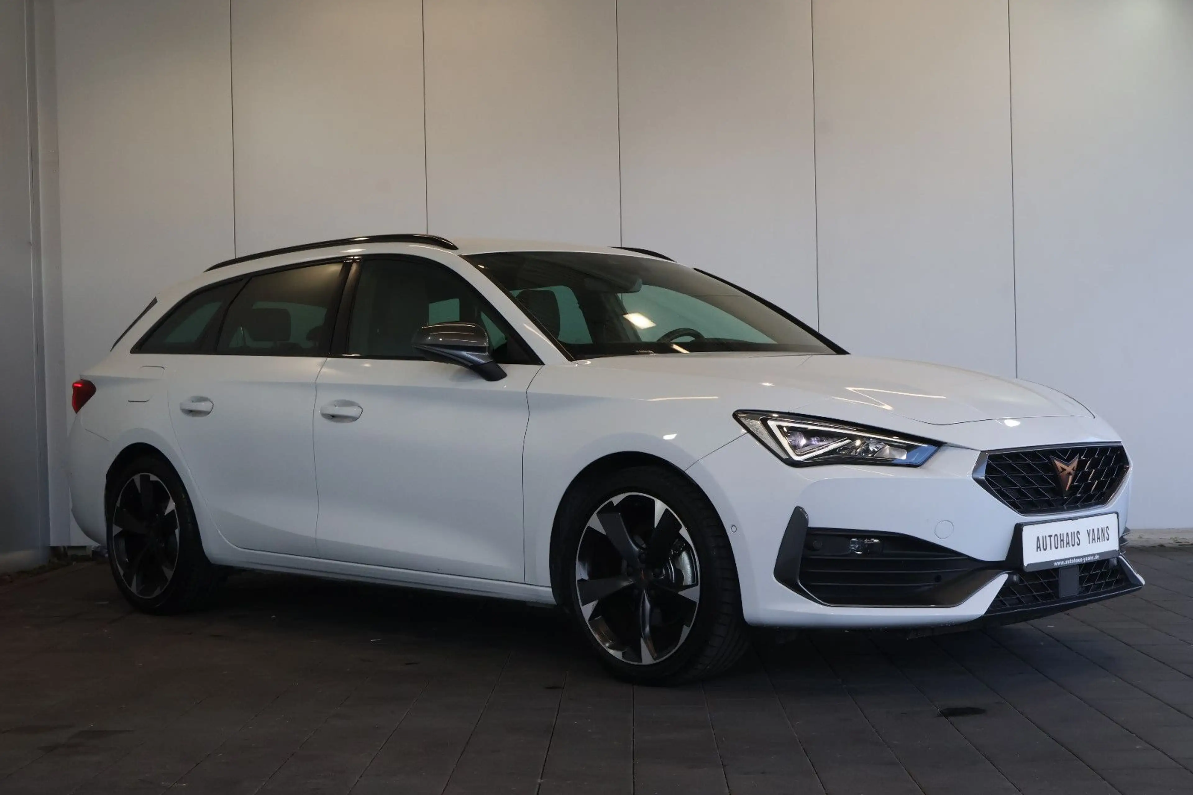 CUPRA Leon ST 1.5 eTSI AID+ACC+CARPLAY+KAM+LED+18" — photo 3