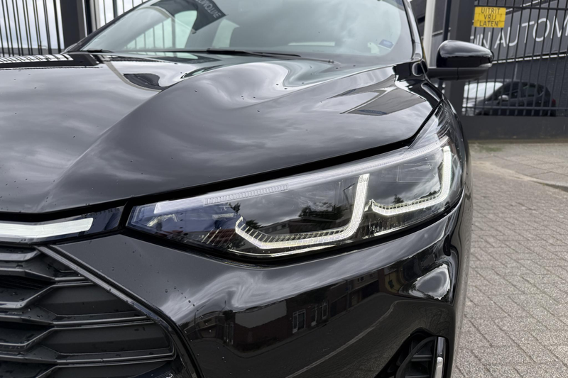 Ford Kuga 2.5 PHEV ST-Line X — photo 3