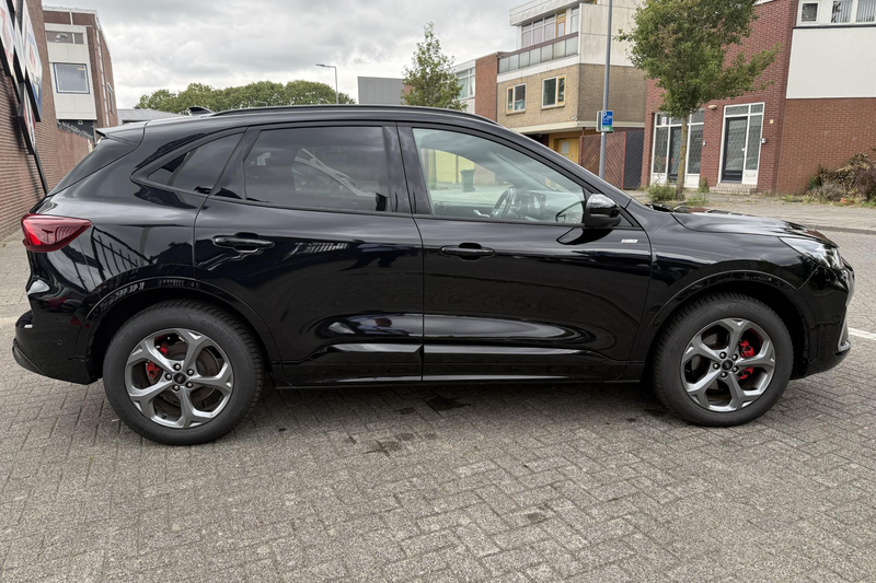 Ford Kuga 2.5 PHEV ST-Line X — photo 5