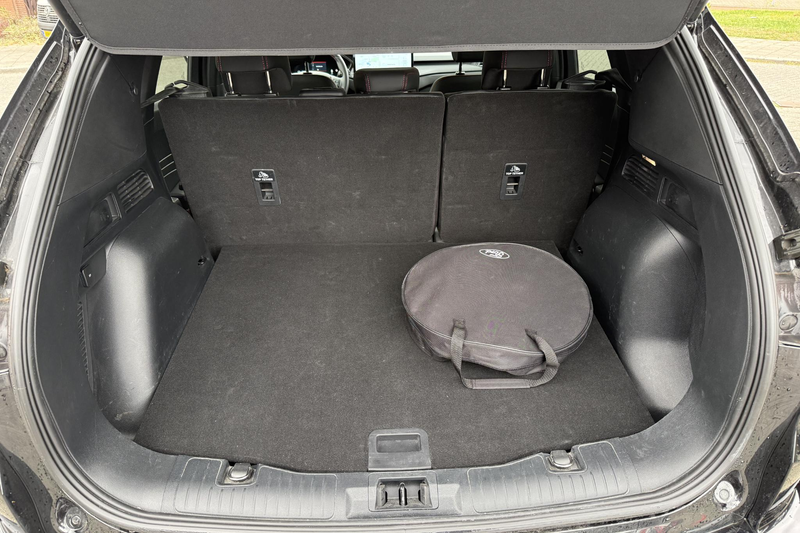 Ford Kuga 2.5 PHEV ST-Line X — photo 9
