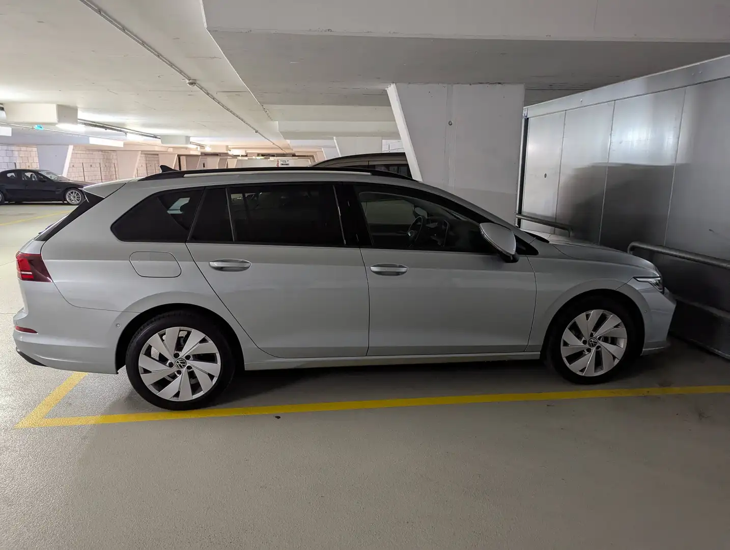 Volkswagen Golf Variant Golf Variant 1,5 TSI ACT Business Business Silber - 1