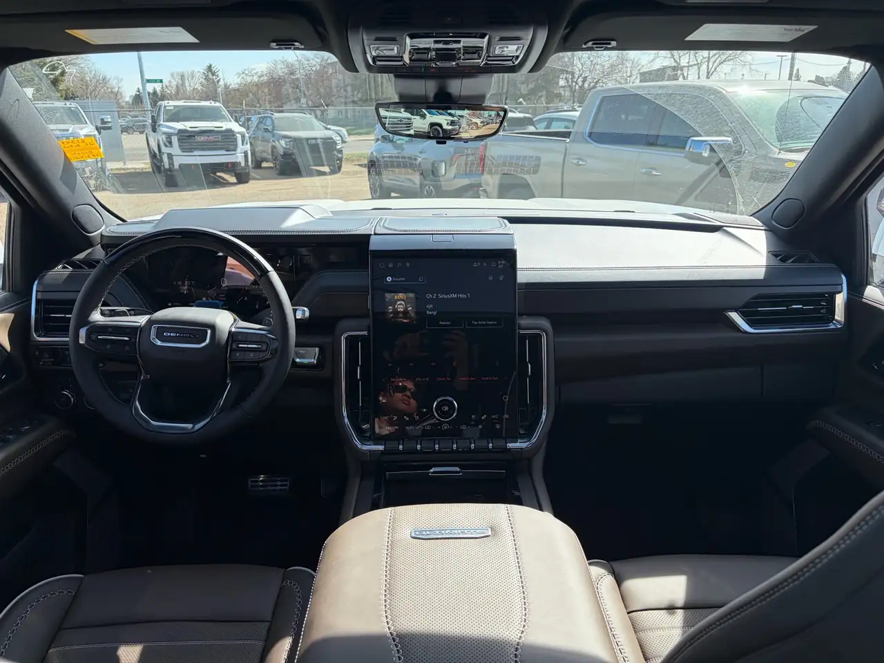 GMC Yukon снимка GMC Yukon