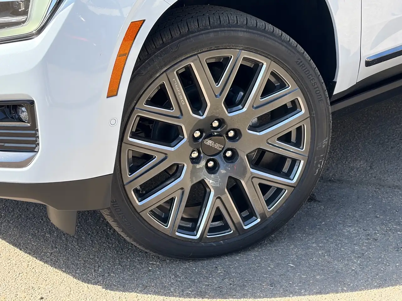 GMC Yukon снимка GMC Yukon