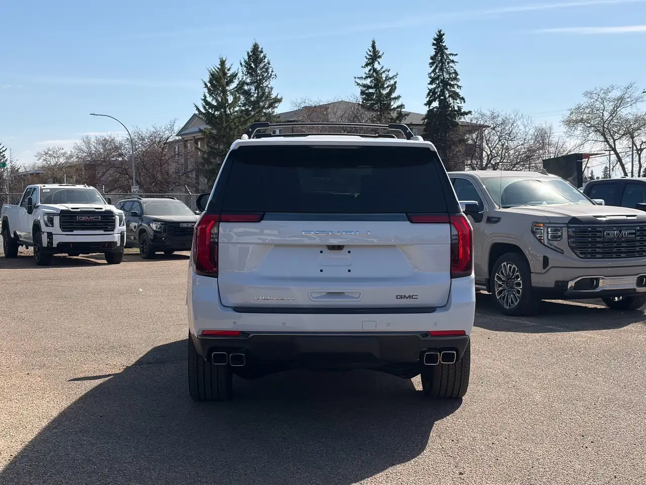 GMC Yukon снимка GMC Yukon