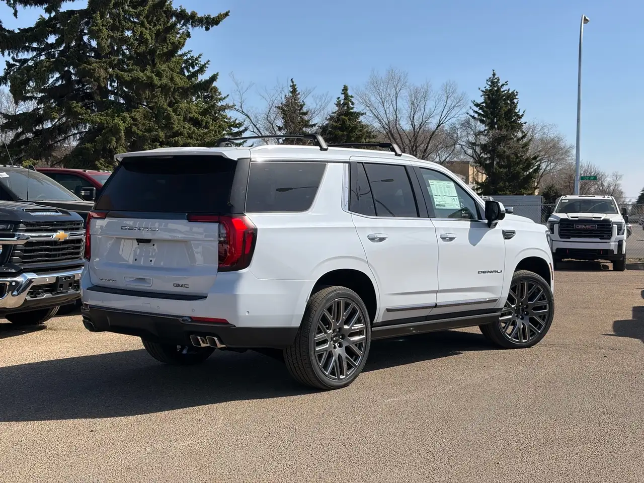 GMC Yukon снимка GMC Yukon