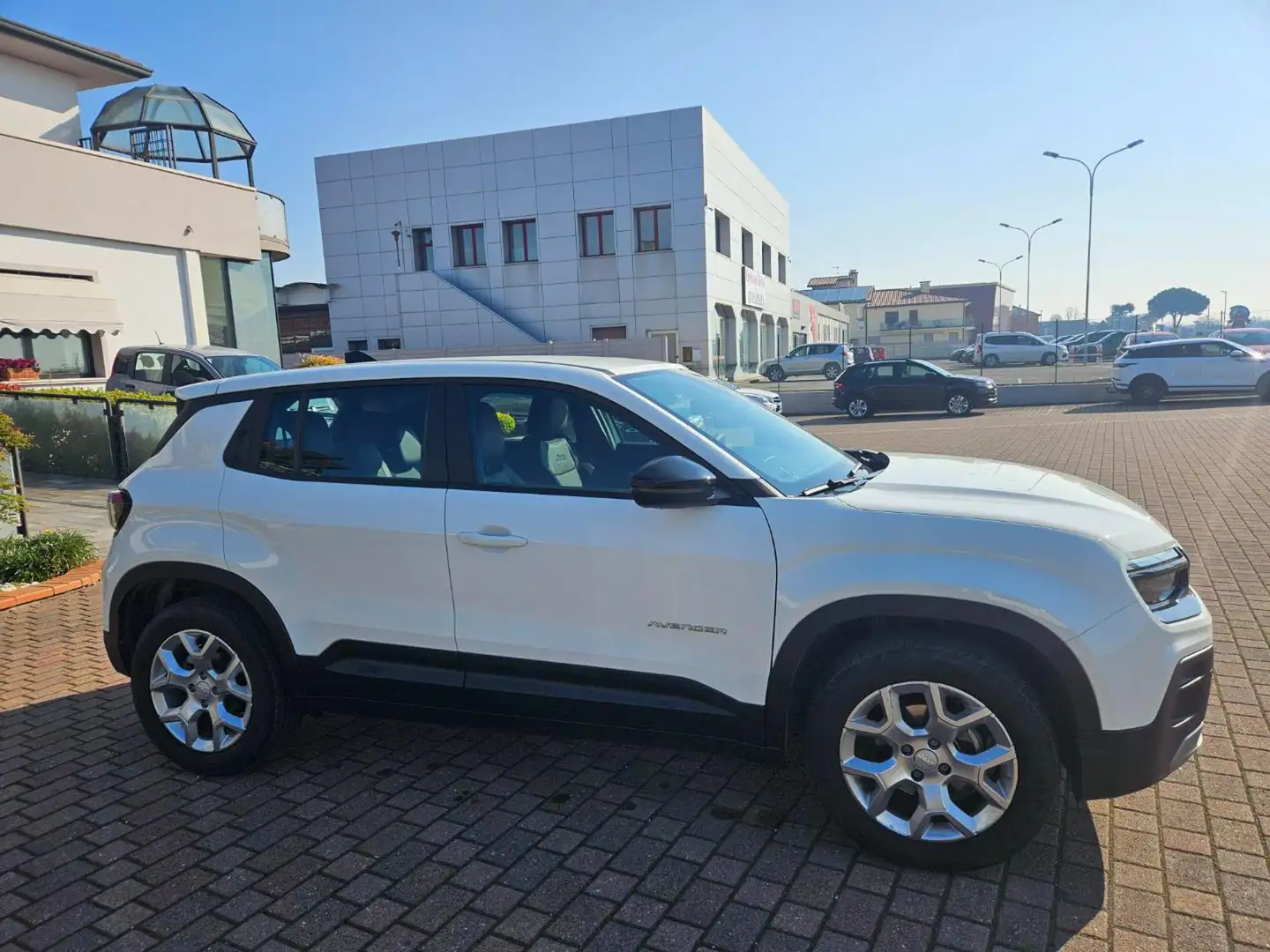 Jeep Avenger 1.2 Turbo Altitude Bianco - 2