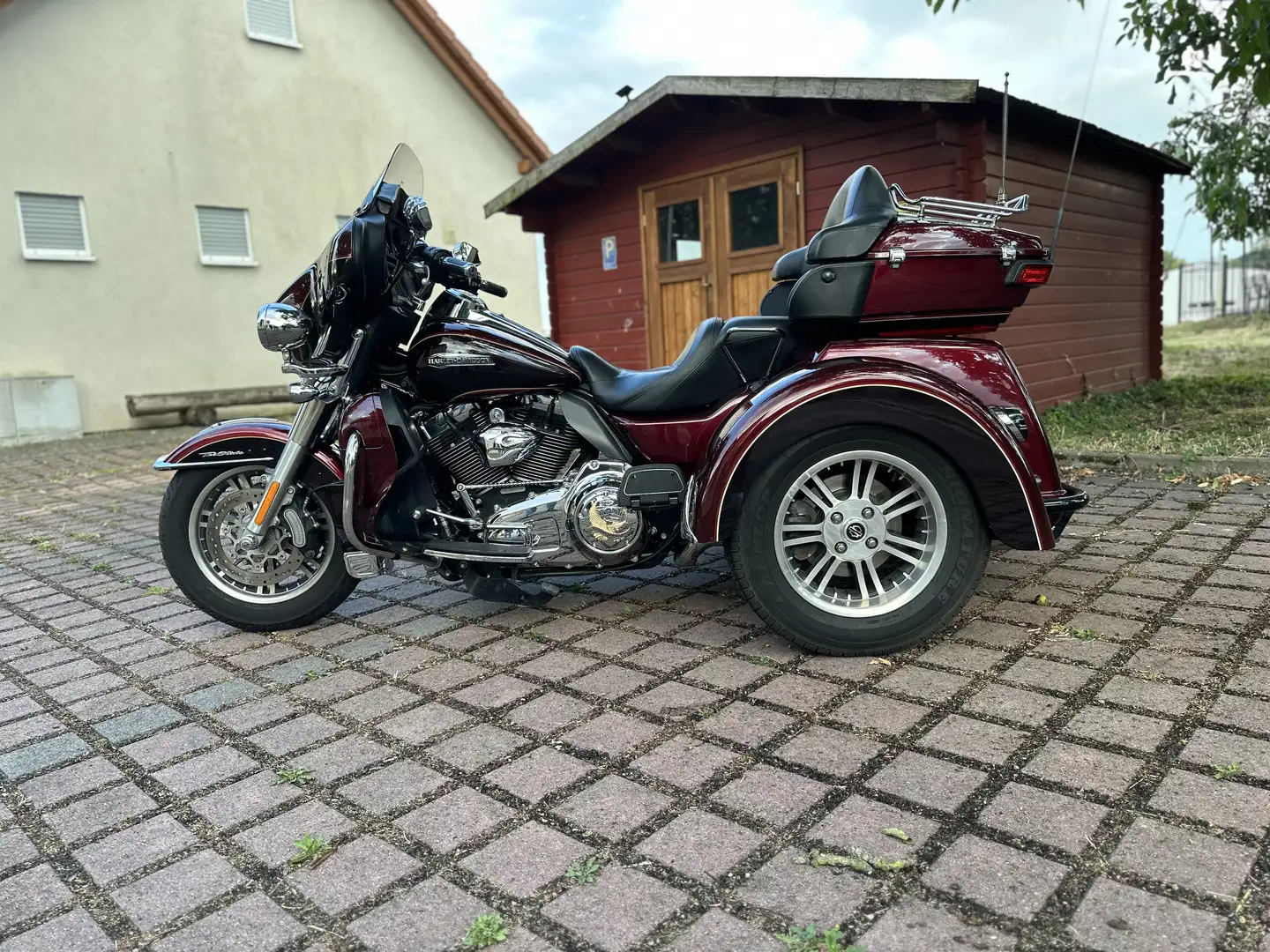 Harley-Davidson Tri Glide FLHTCUTG - 2