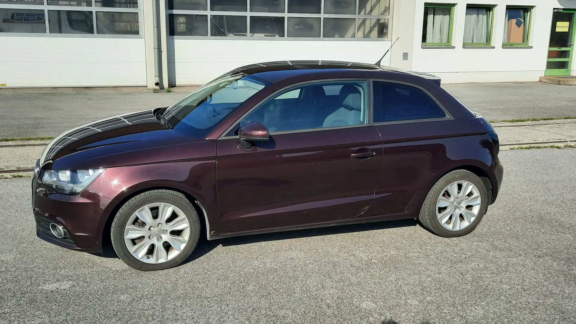 Audi A1 1,2 TFSI Ambition Rood - 1