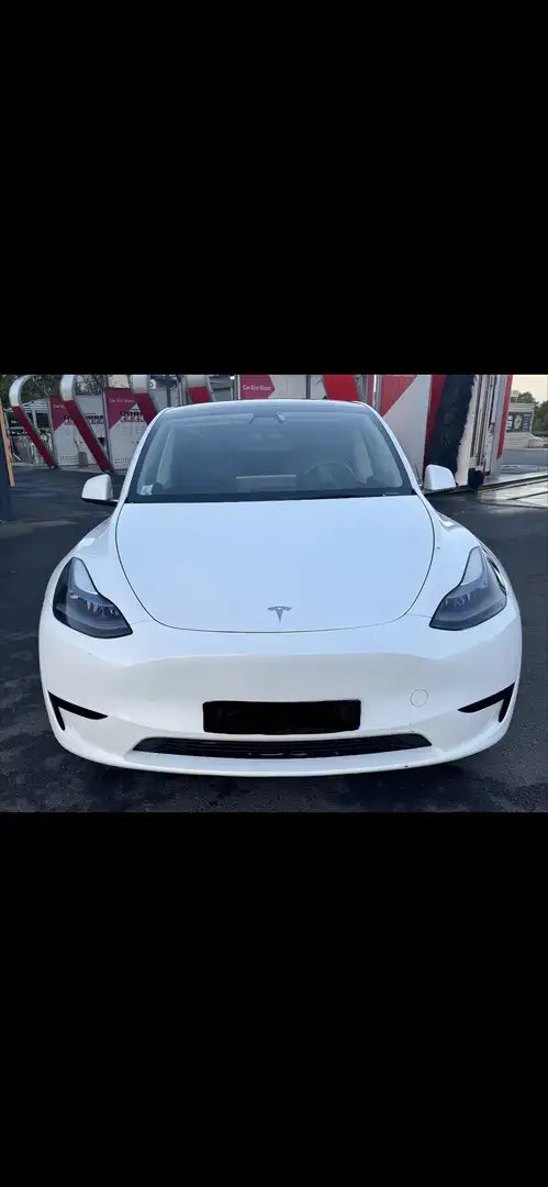 Tesla Model Y - 2