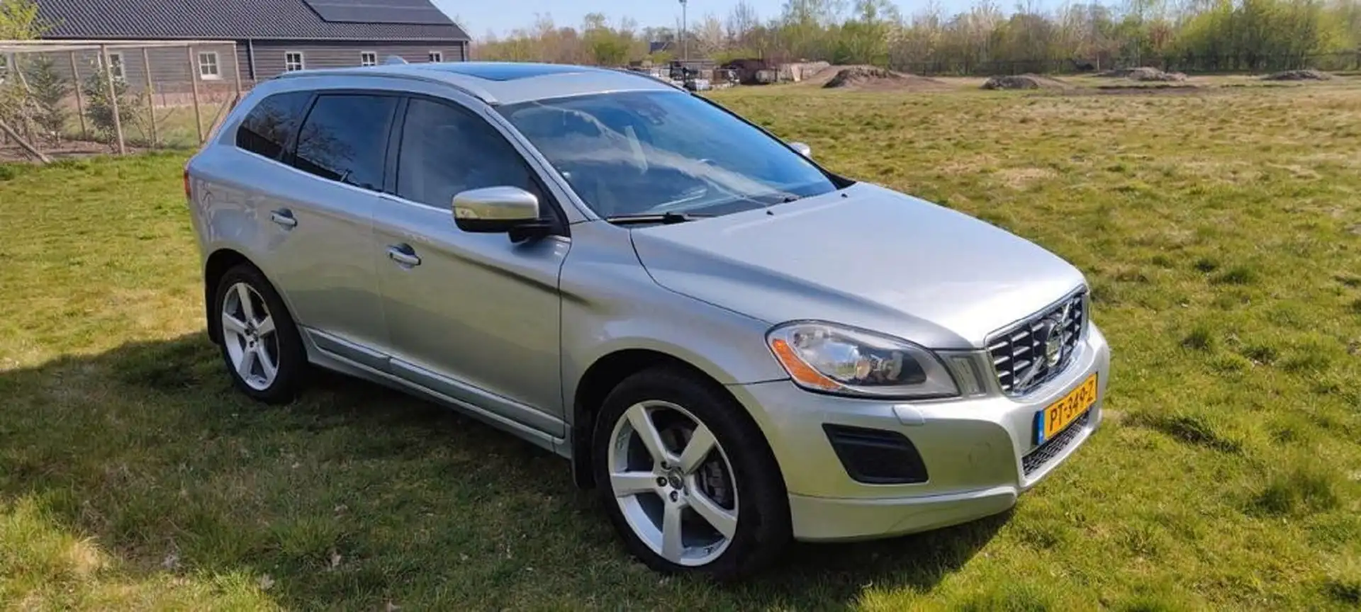 Volvo XC60 XC60 T6 AWD RDesign Grijs - 1