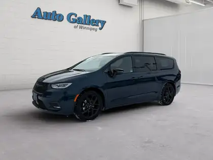 Blue 2025 Chrysler Pacifica Limited FWD Minivan Front-Wheel Drive 9-Speed Automatic