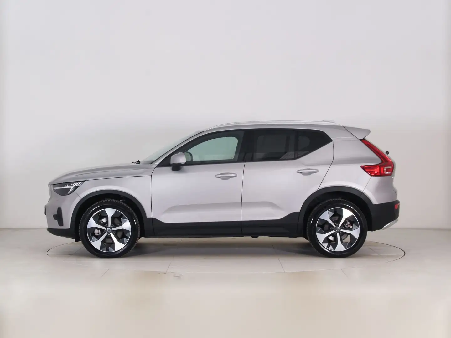Volvo XC40 T2 automatico Core Argento - 2