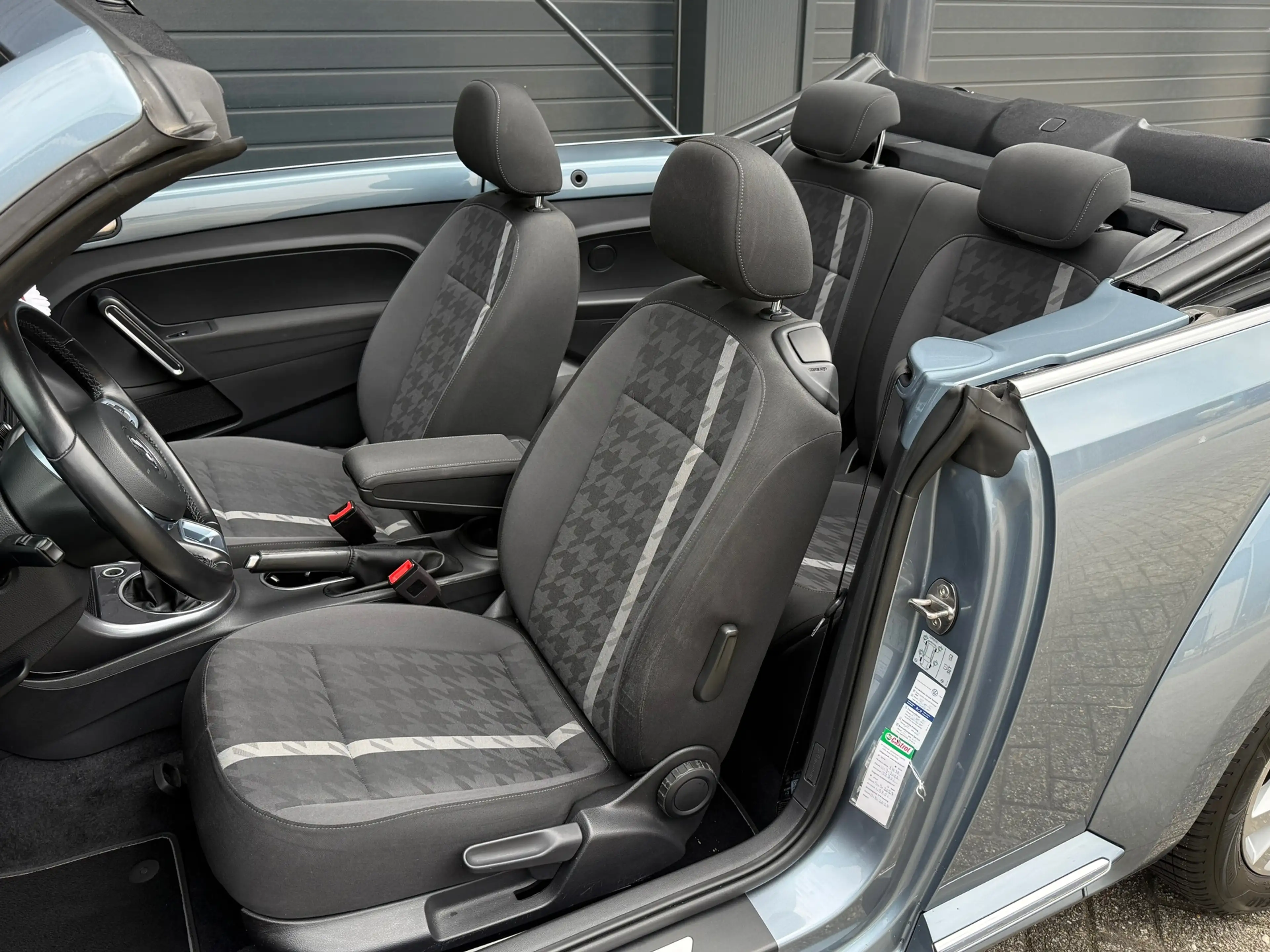 Volkswagen Beetle Cabriolet 1.2 TSI Exclusive Series, Stoelverwarmin — photo 24