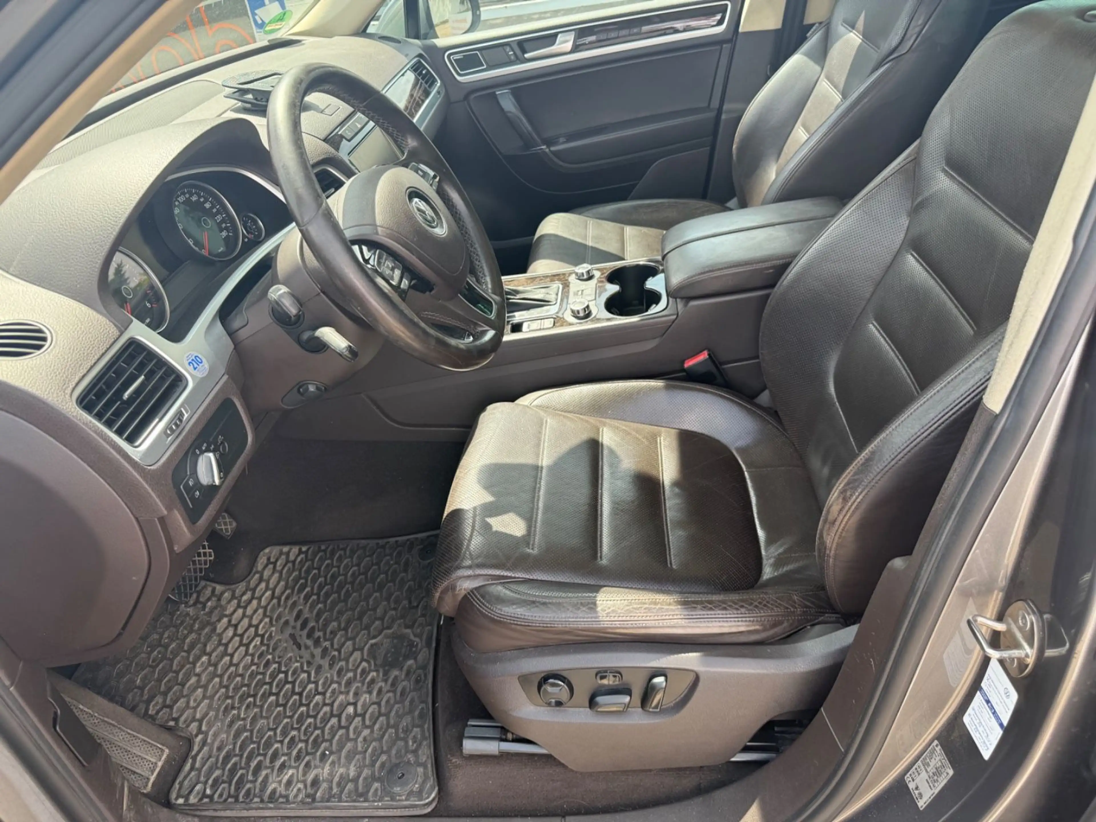 Volkswagen Touareg V6 TDI BMT+LEDER´+ELE SITZE+AUTOMATIK+BC — photo 13
