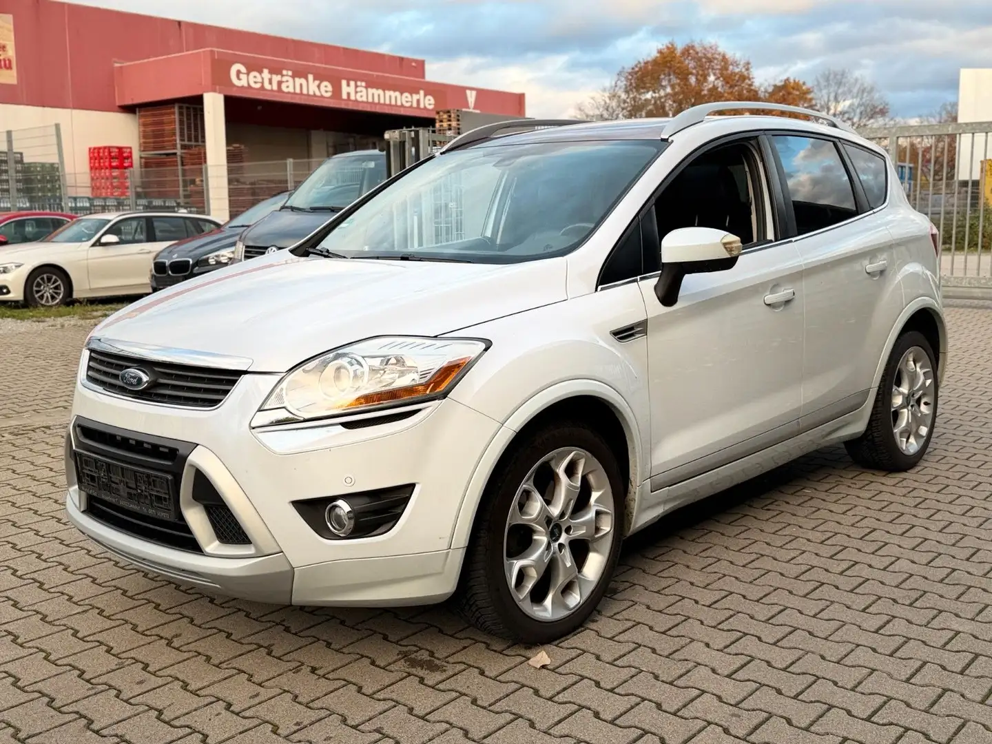 Ford Kuga Titanium*Individual*Full*Tüv NEU Weiß - 1
