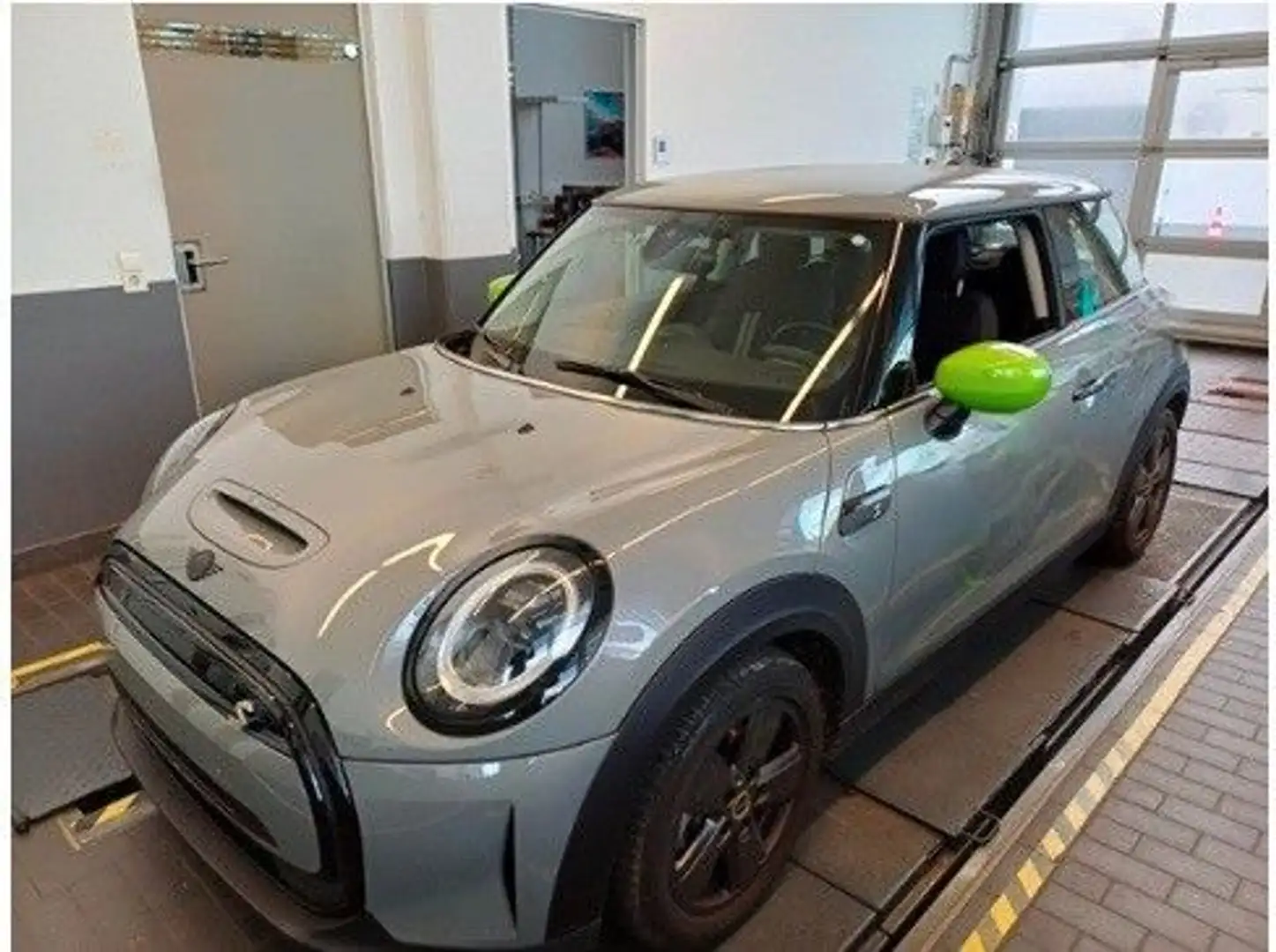 MINI Cooper SE Essential Trim Aut/Navi/SportSitze Grau - 1