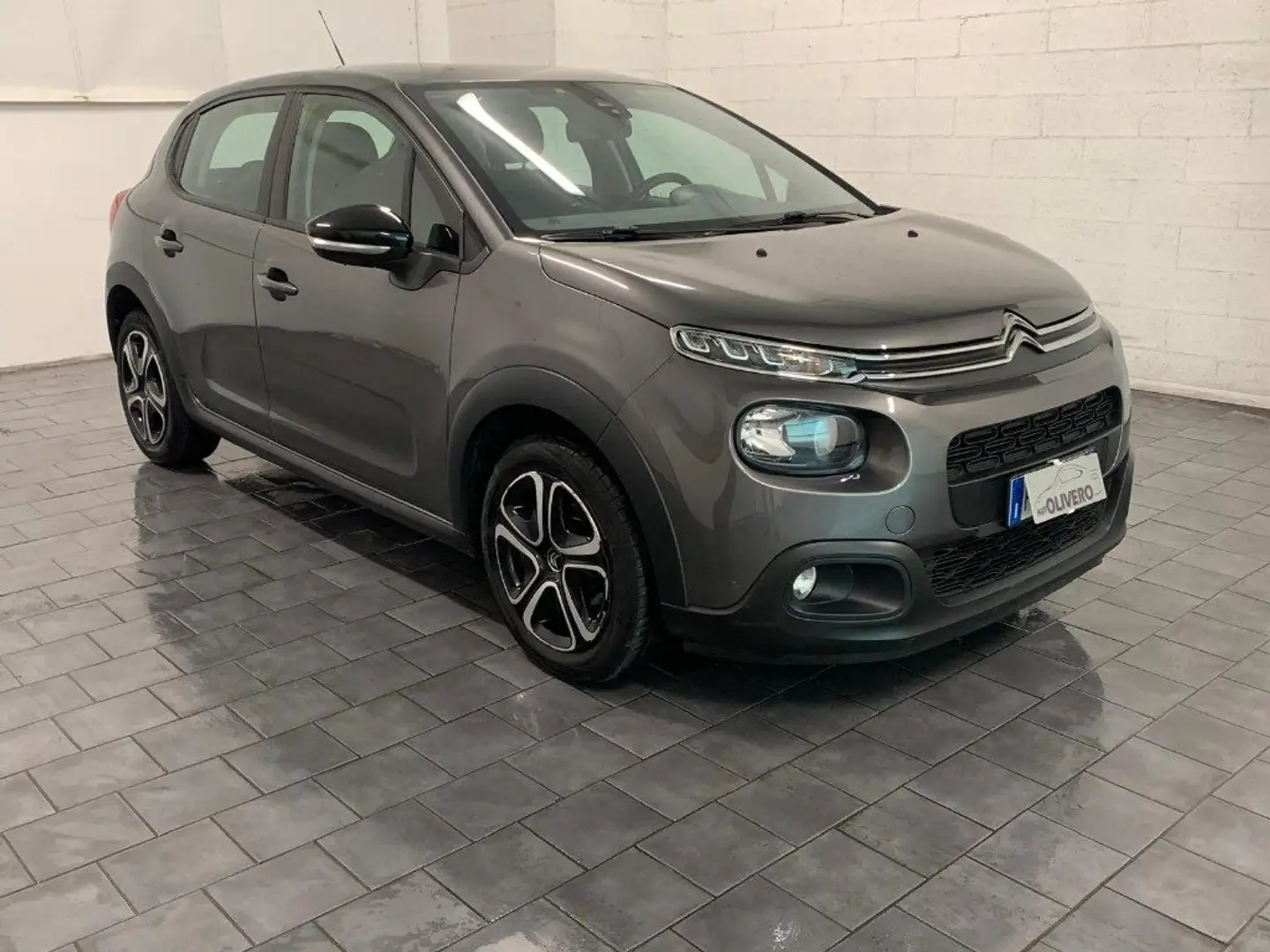 Citroen C3 PureTech 82 cv Feel Gris - 1