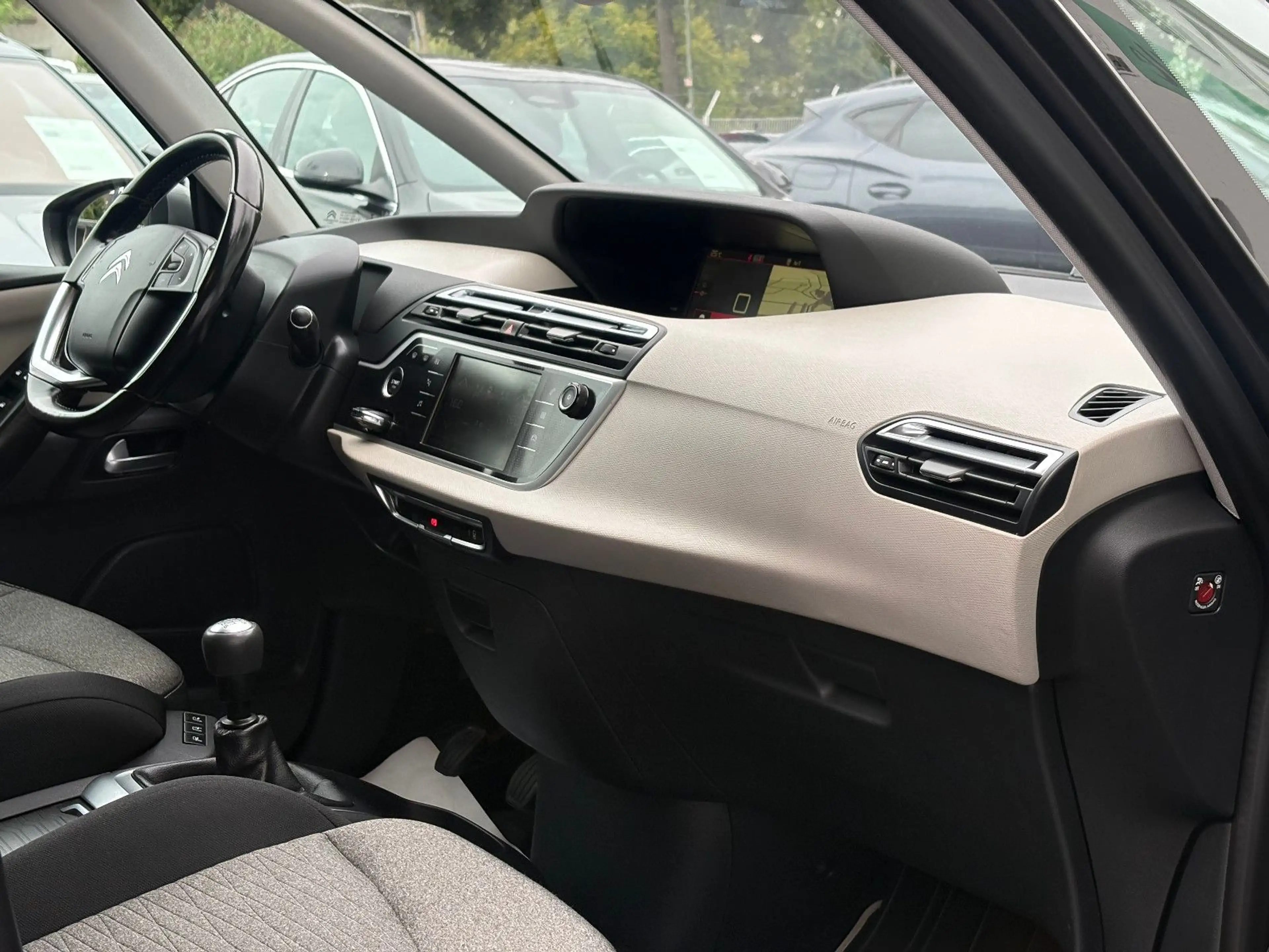 Citroen C4 Picasso 1.6 HDI Selection - KAMERA AHK NAVI — photo 12