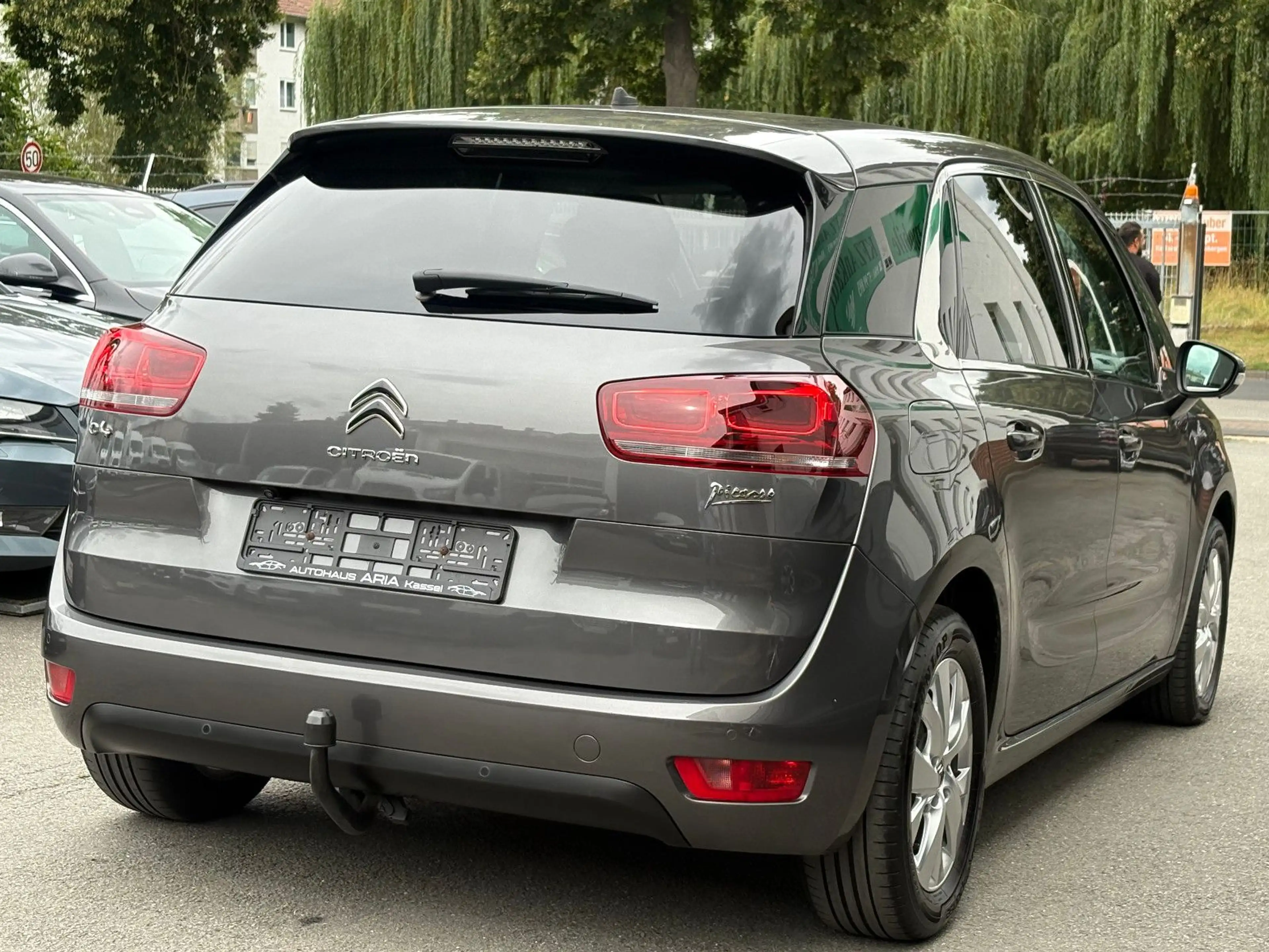 Citroen C4 Picasso 1.6 HDI Selection - KAMERA AHK NAVI — photo 6