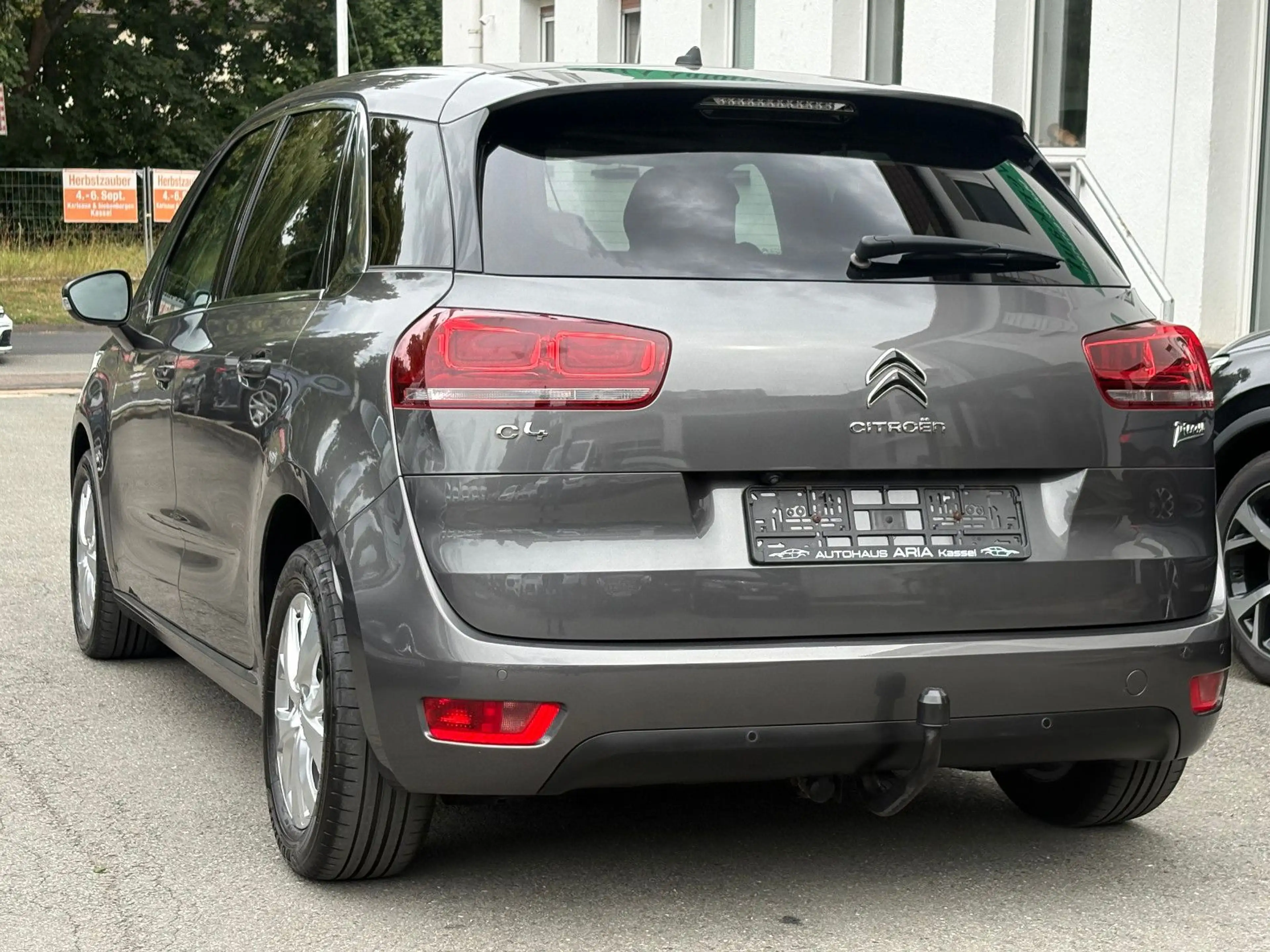 Citroen C4 Picasso 1.6 HDI Selection - KAMERA AHK NAVI — photo 7