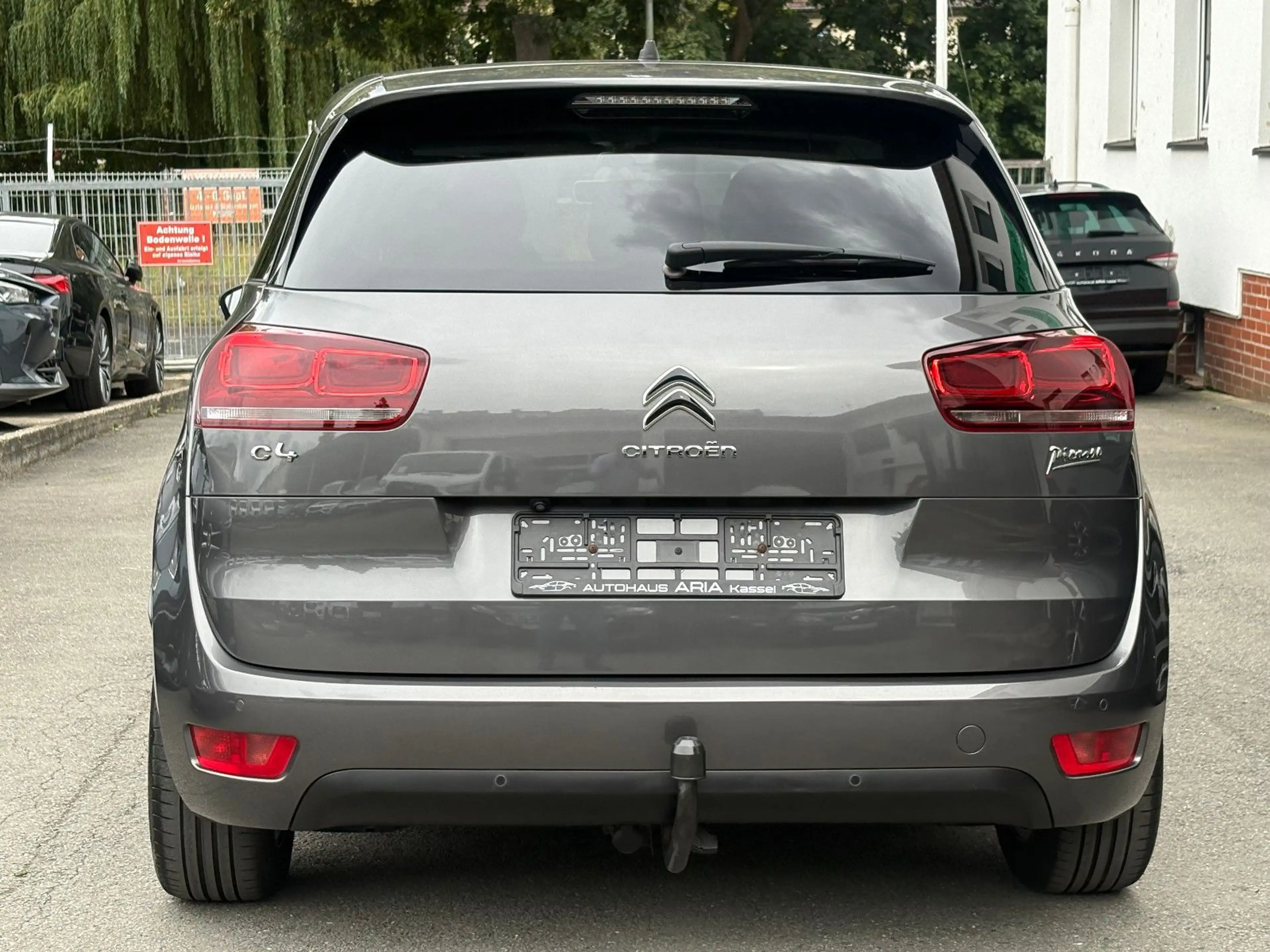 Citroen C4 Picasso 1.6 HDI Selection - KAMERA AHK NAVI — photo 8