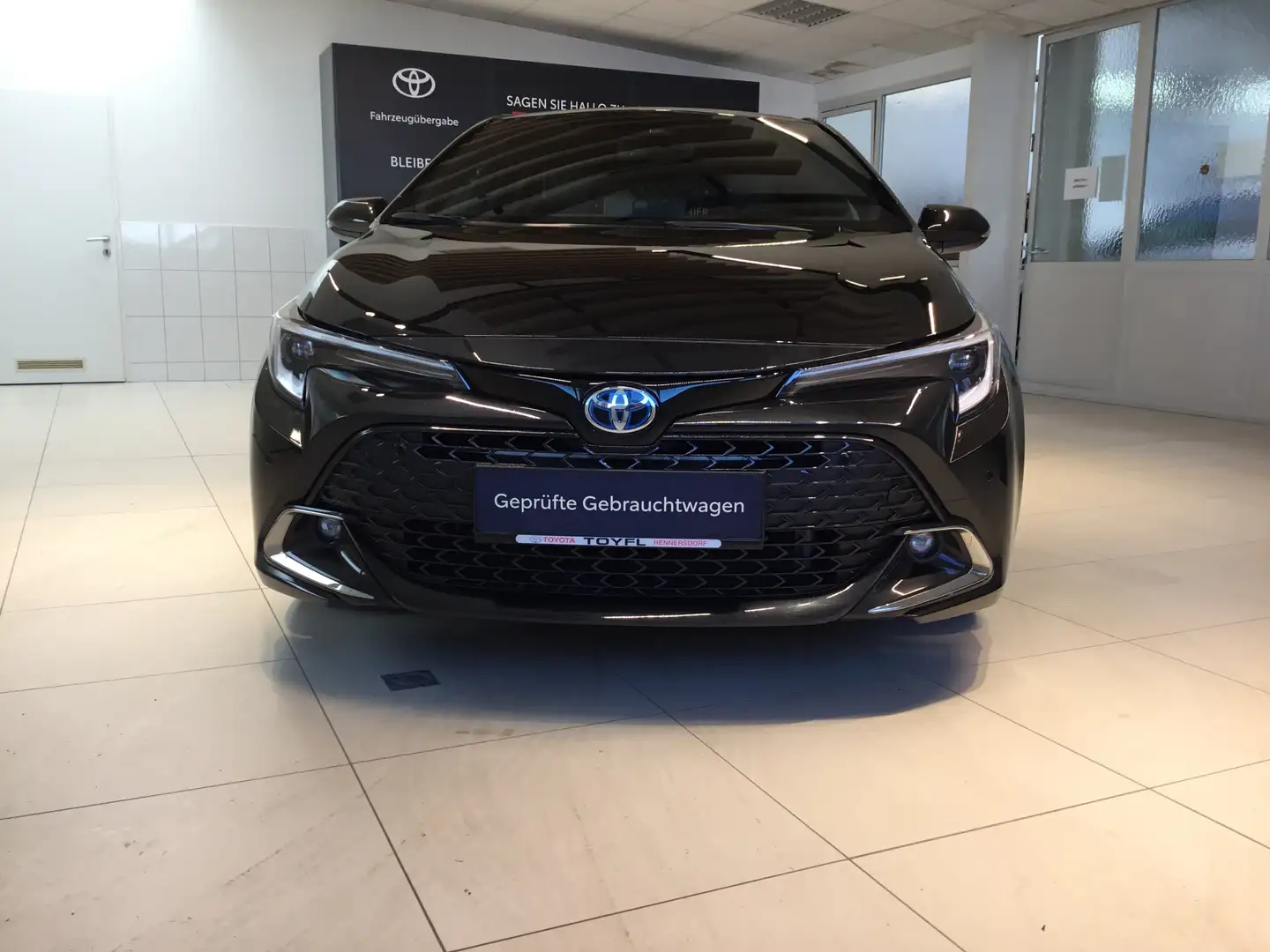 Toyota Corolla 2,0 Hybrid Lounge Schwarz - 2