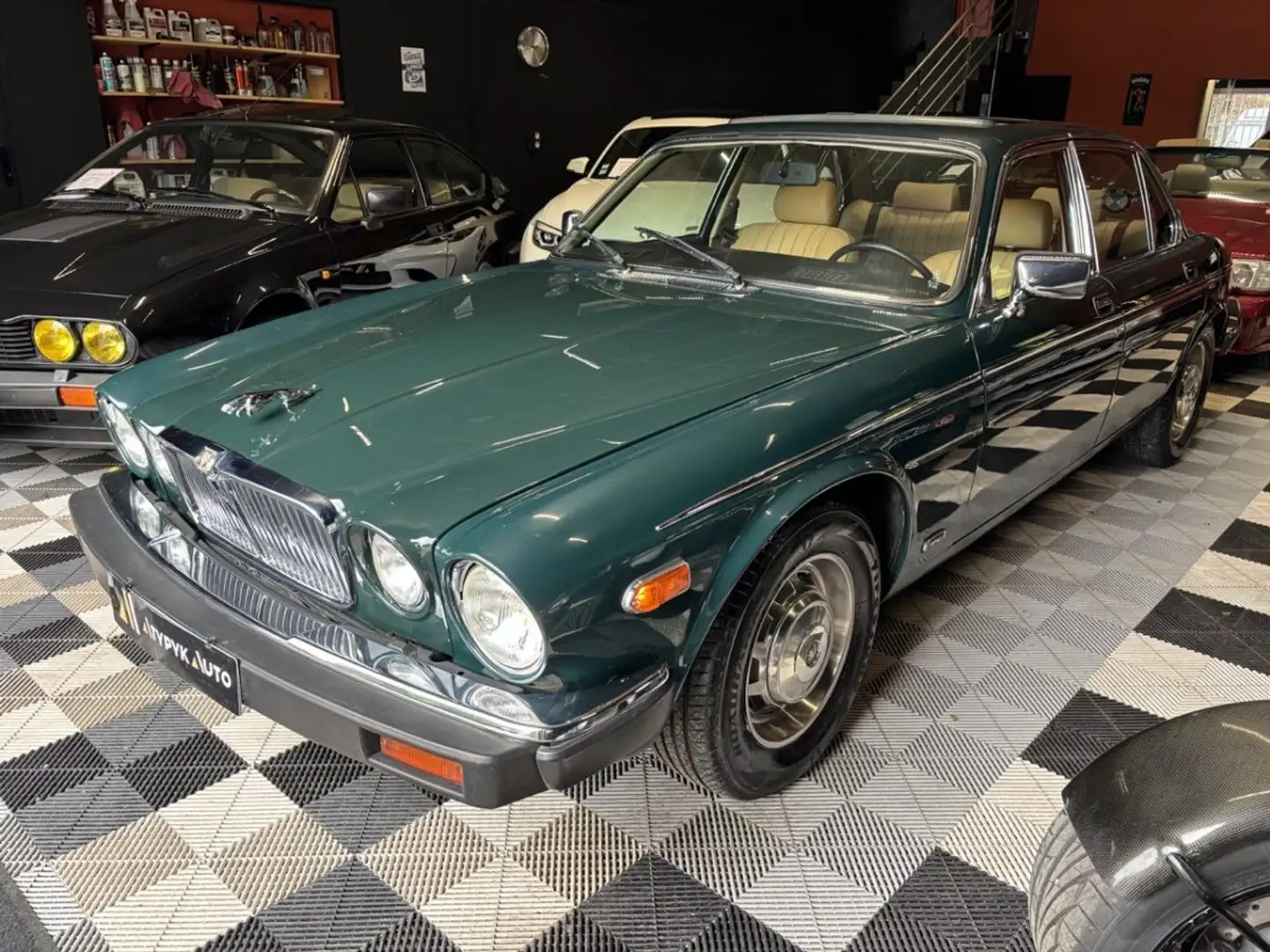 Jaguar XJ6 Serie III Sovereign 6 cylindres 4,2 Verde - 1