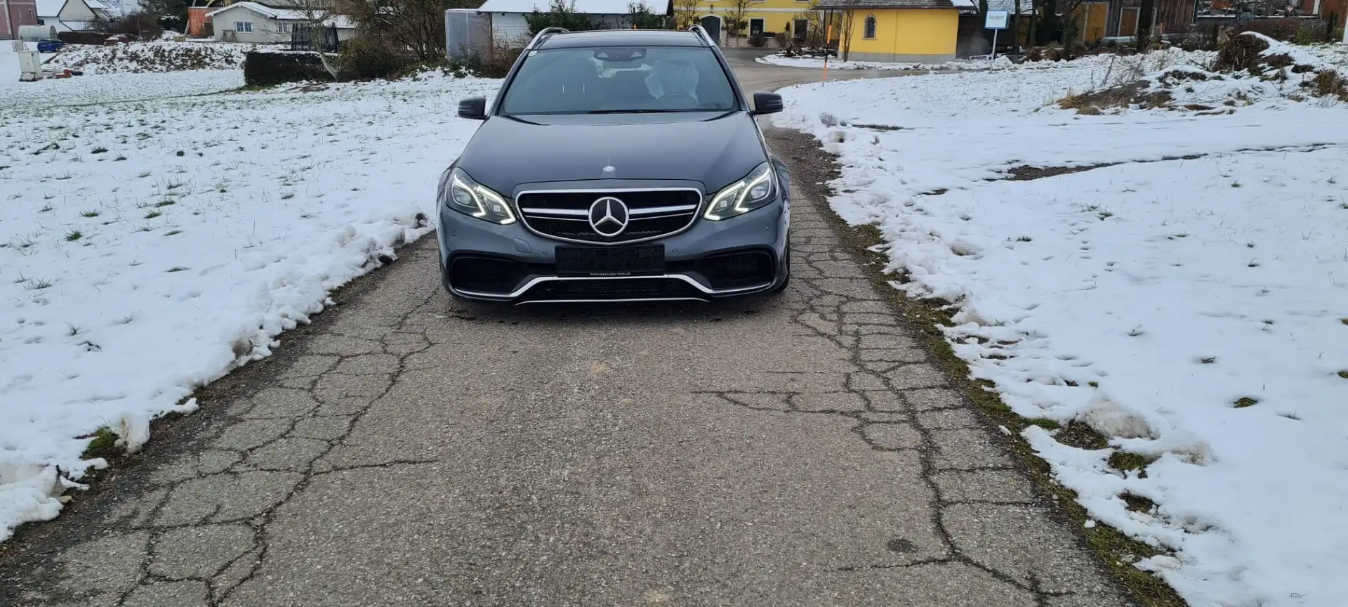 Mercedes-Benz E 63 AMG S 4MATIC T Aut. - 1