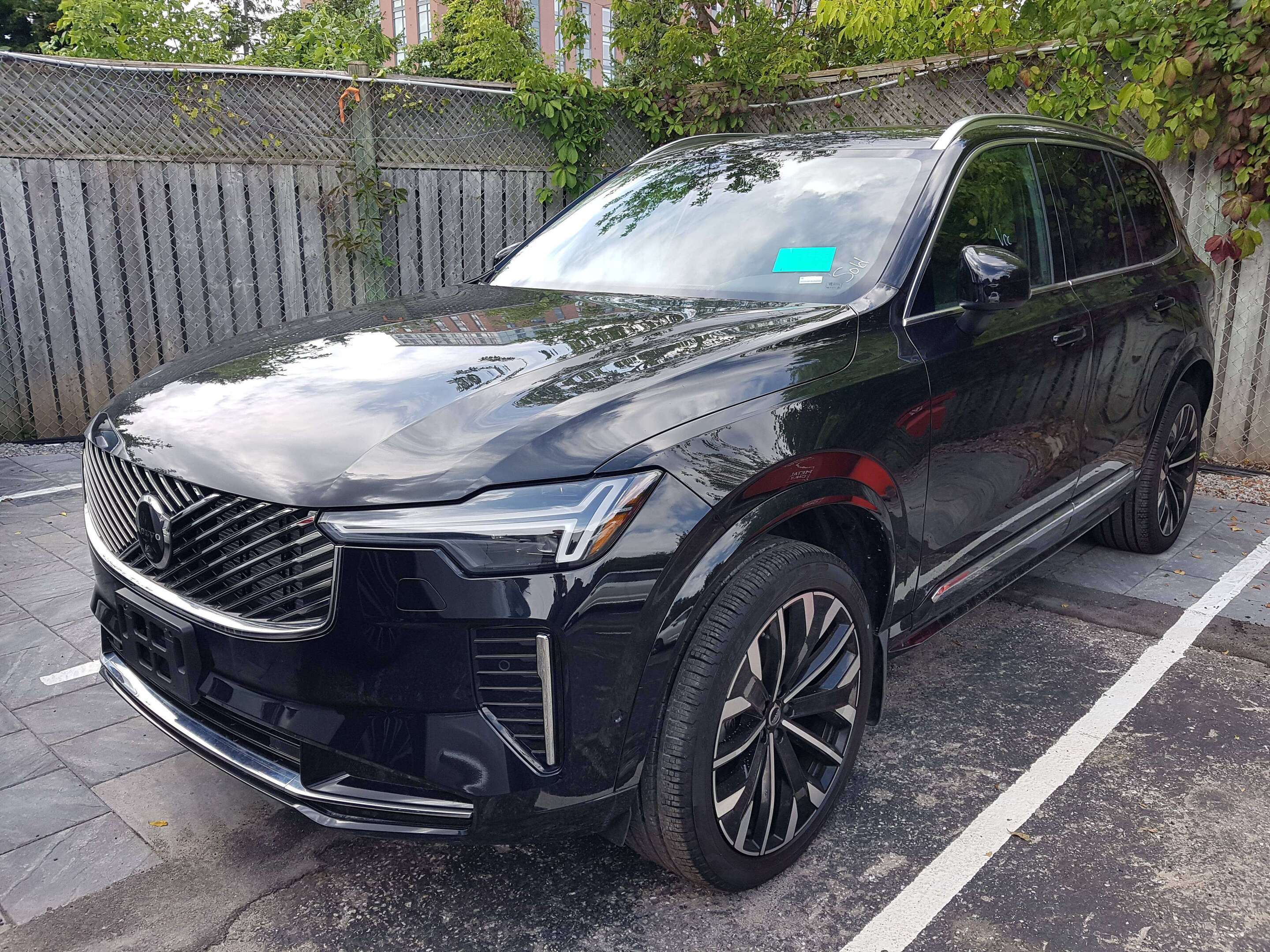 2026 Volvo XC90 B6 AWD Plus Bright Theme 7-Seater |CPO|