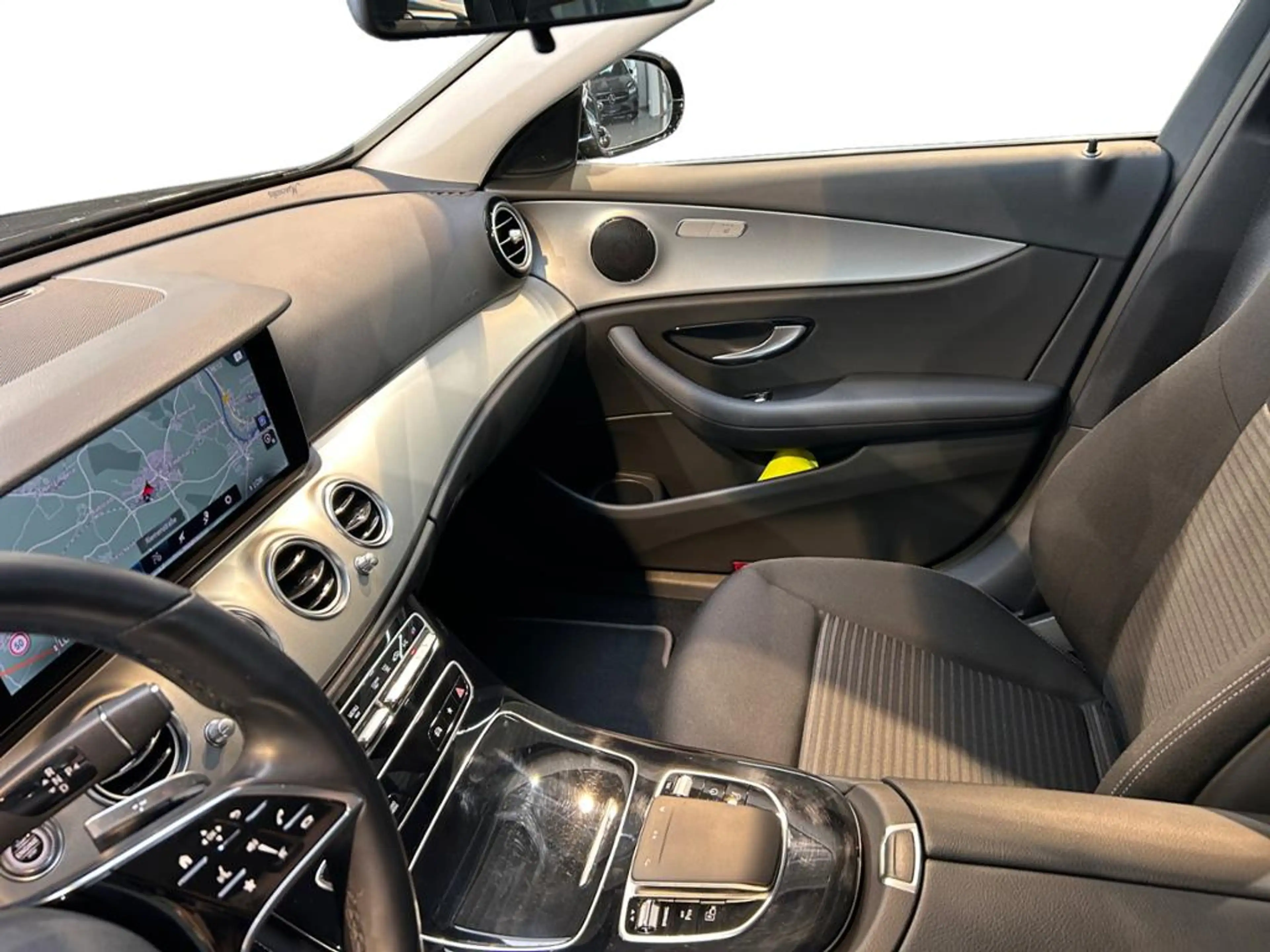 Mercedes-Benz E 300 de 4matic T Avantgarde Avantgarde+MBUX+Cam — photo 10