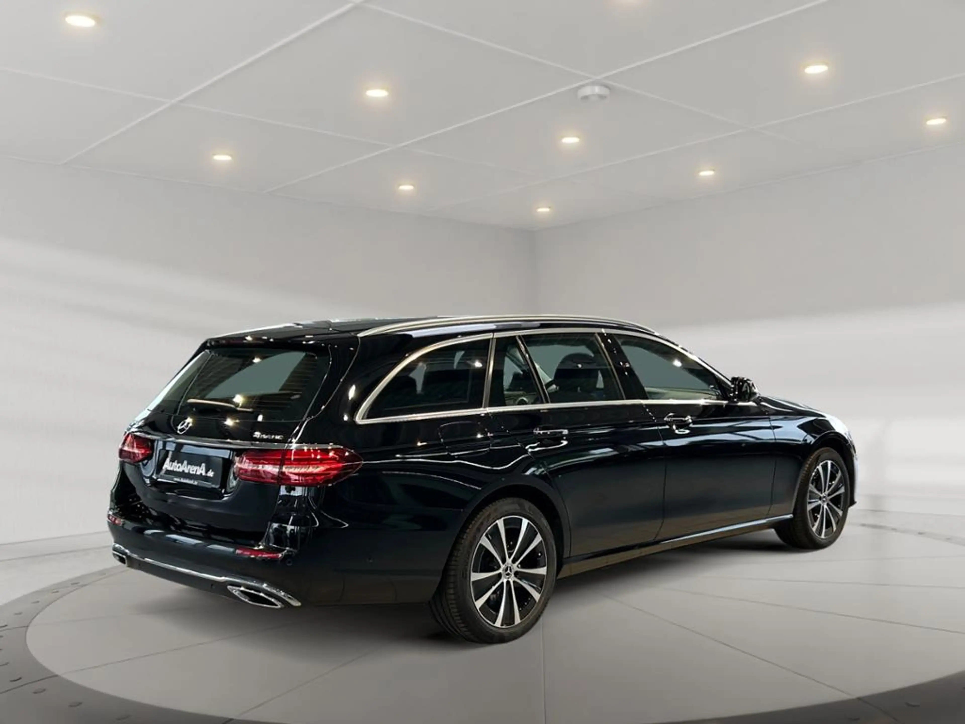 Mercedes-Benz E 300 de 4matic T Avantgarde Avantgarde+MBUX+Cam — photo 5