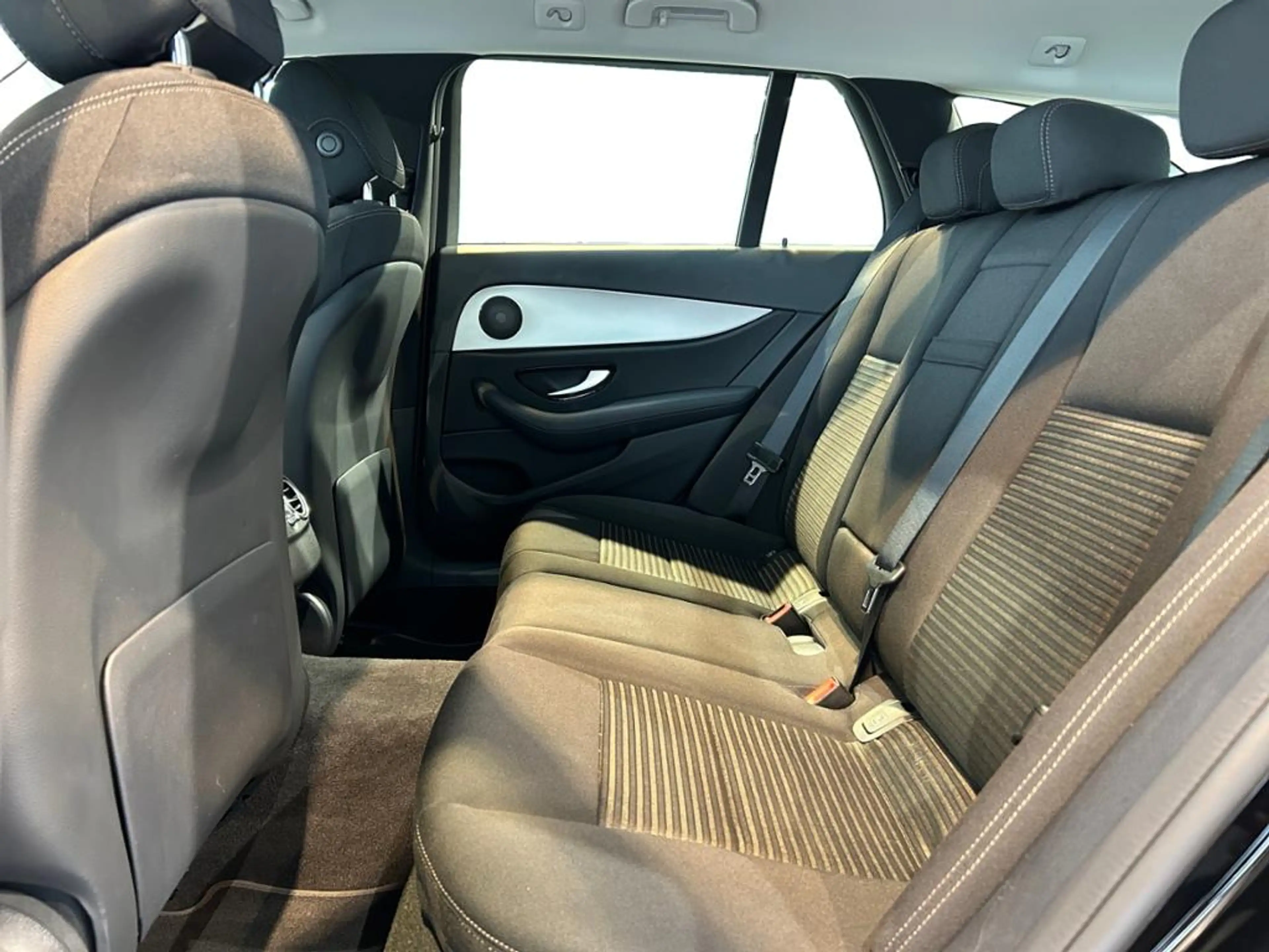 Mercedes-Benz E 300 de 4matic T Avantgarde Avantgarde+MBUX+Cam — photo 13